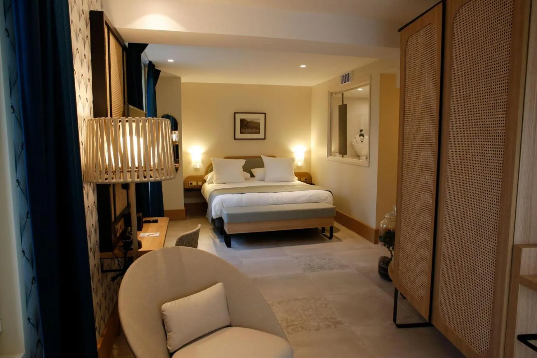 Photo of the whole room, Bed in Splendid Hôtel & Spa