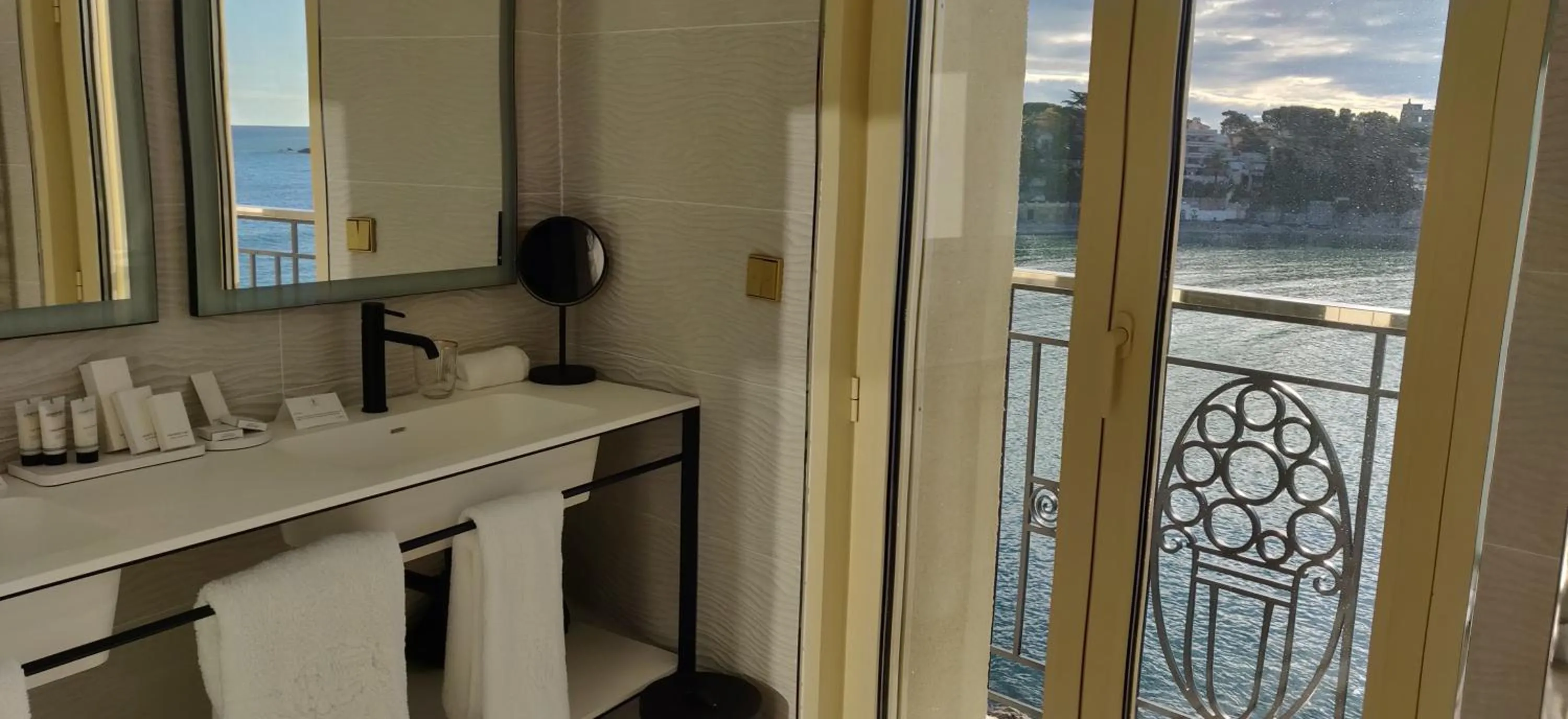 Bathroom in Splendid Hôtel & Spa