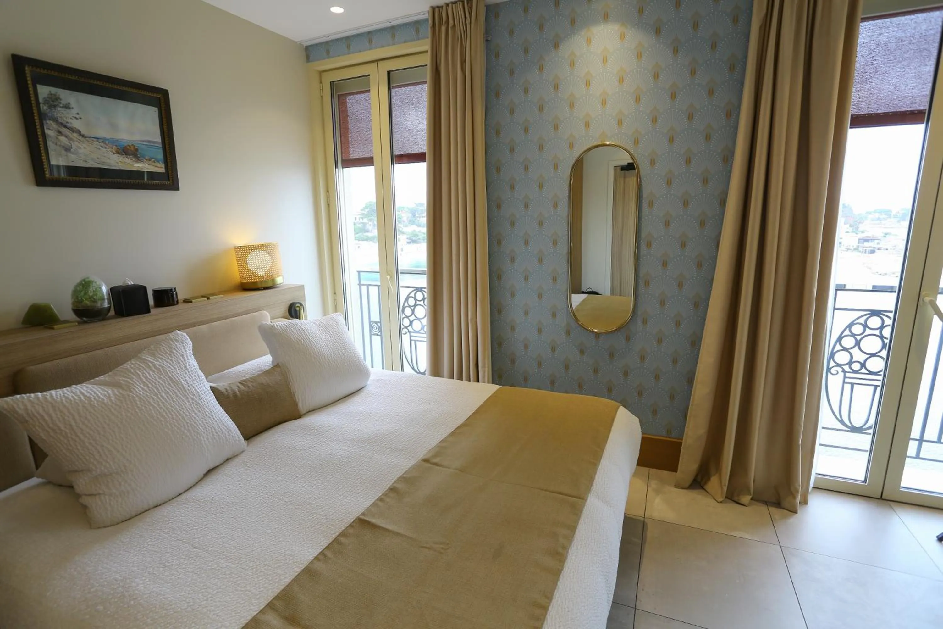 Photo of the whole room, Bed in Splendid Hôtel & Spa