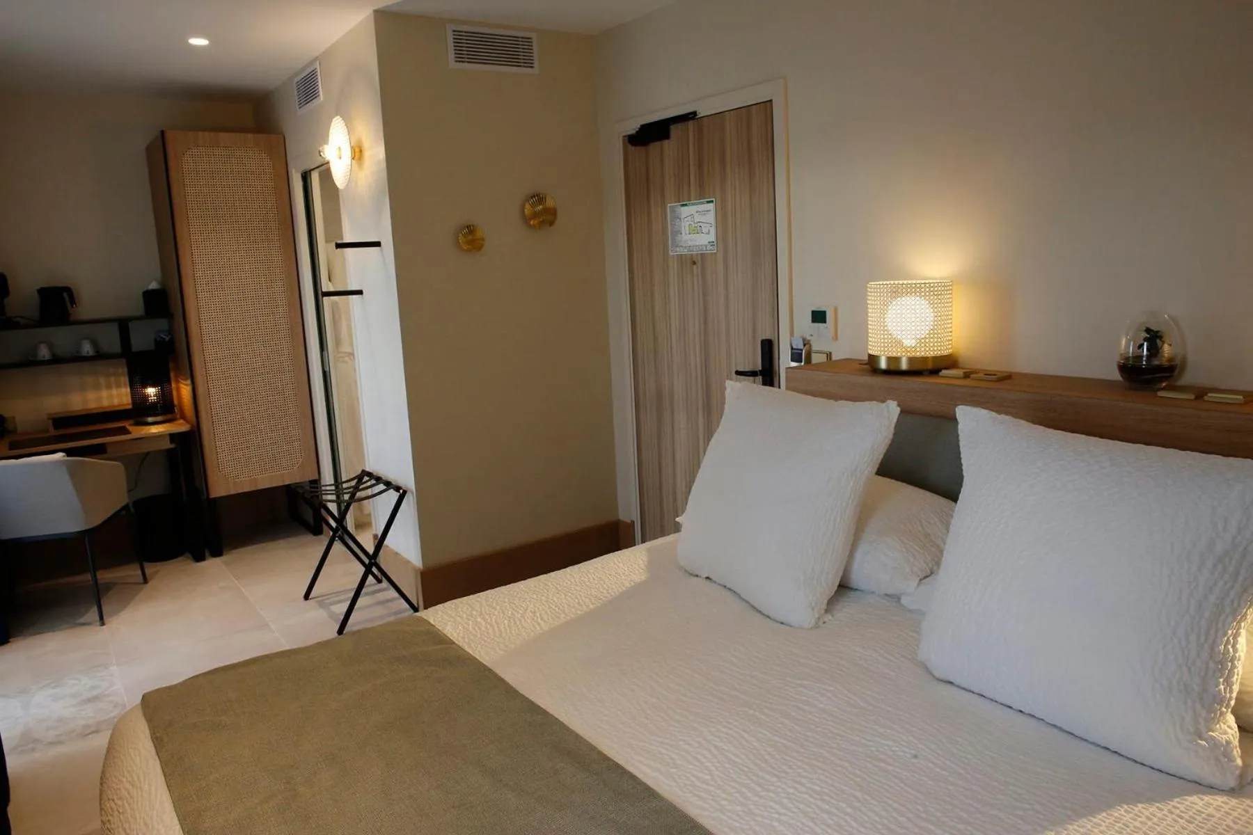 Photo of the whole room, Bed in Splendid Hôtel & Spa