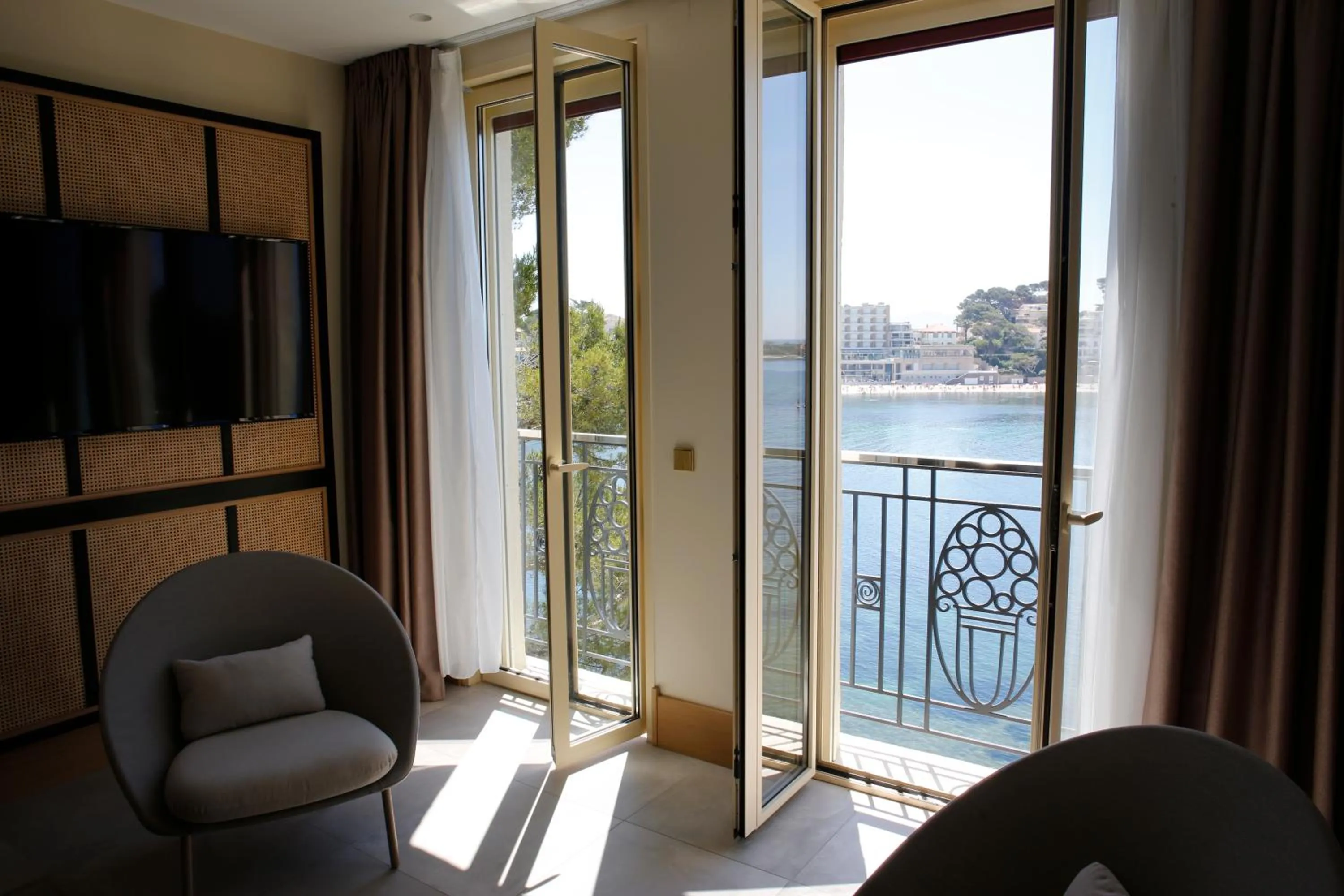 View (from property/room) in Splendid Hôtel & Spa