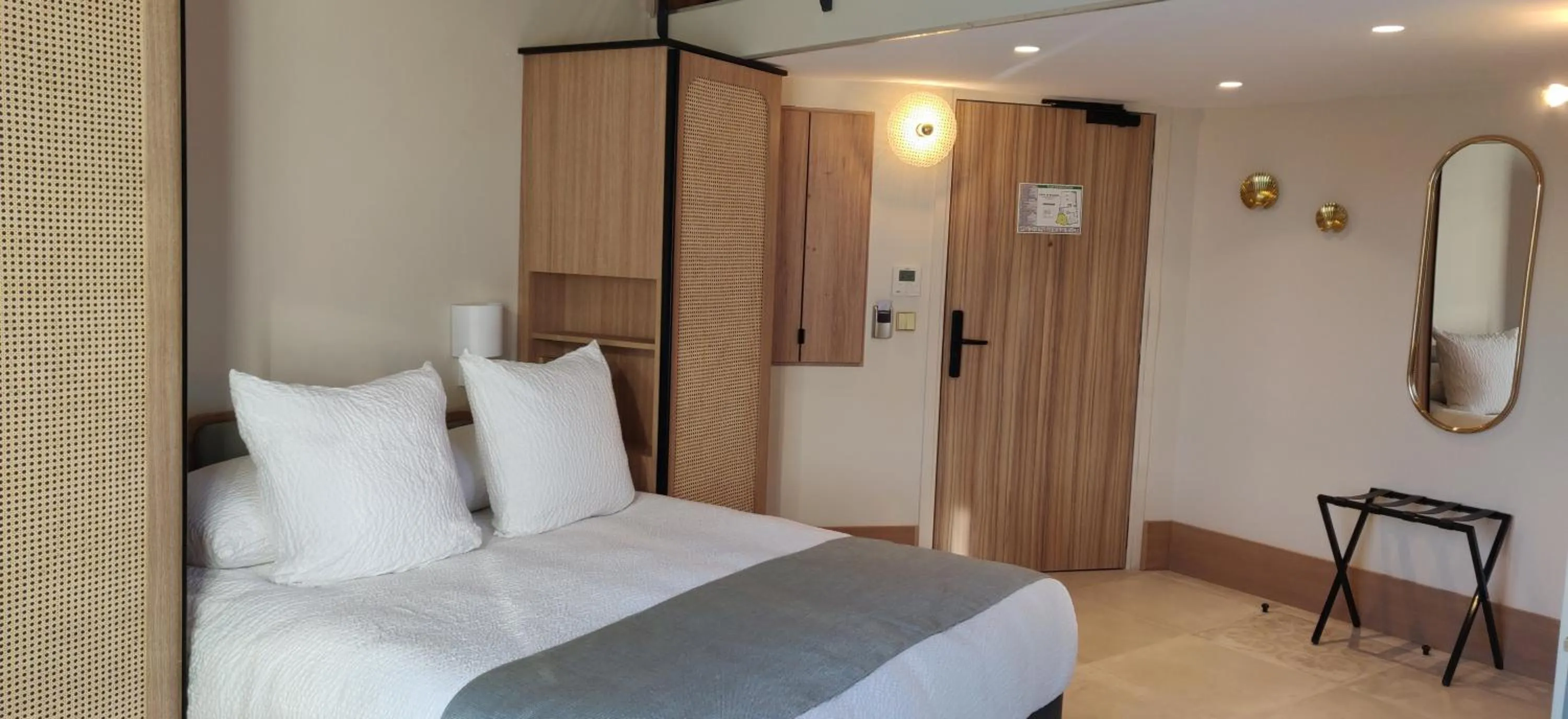 Photo of the whole room, Bed in Splendid Hôtel & Spa