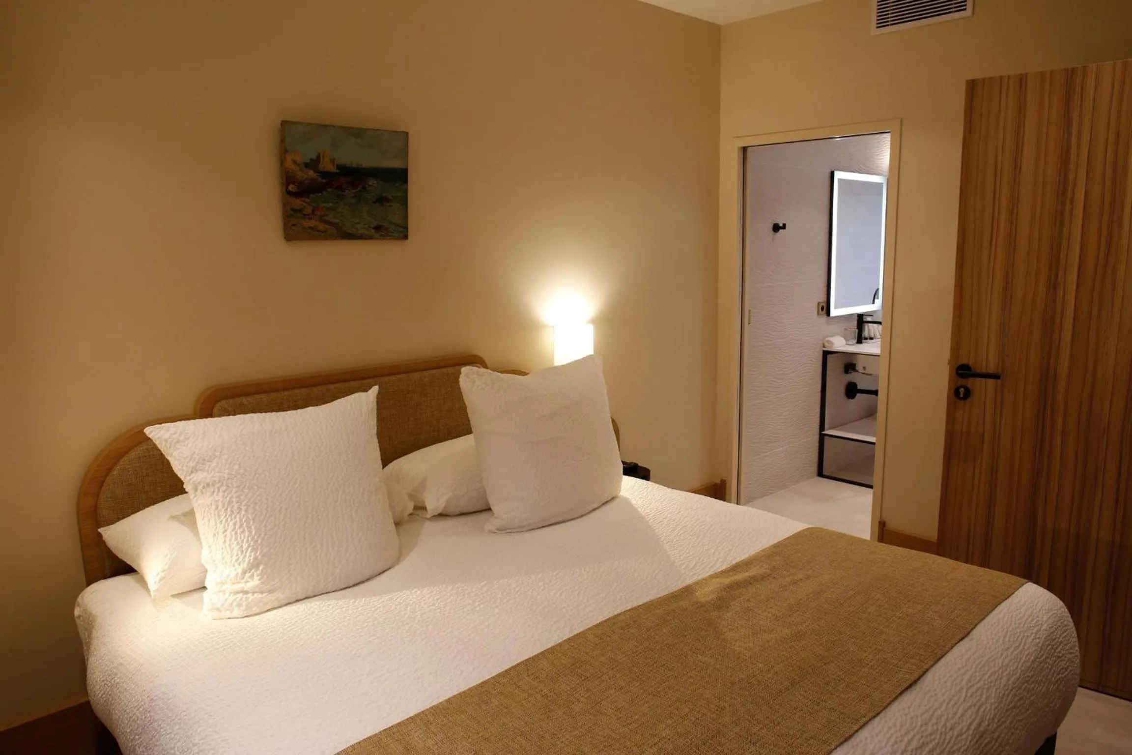 Bedroom, Bed in Splendid Hôtel & Spa