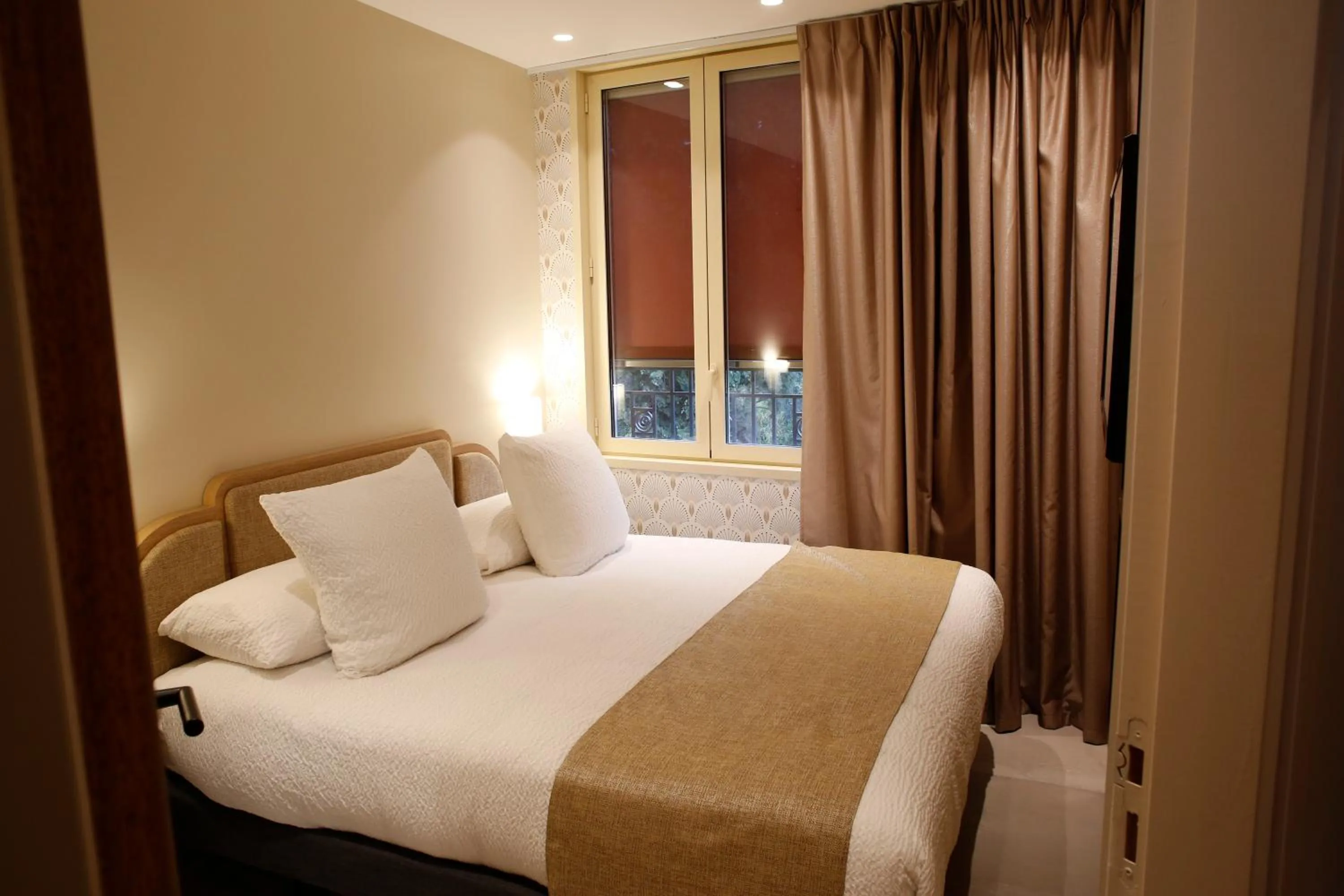 Bedroom, Bed in Splendid Hôtel & Spa