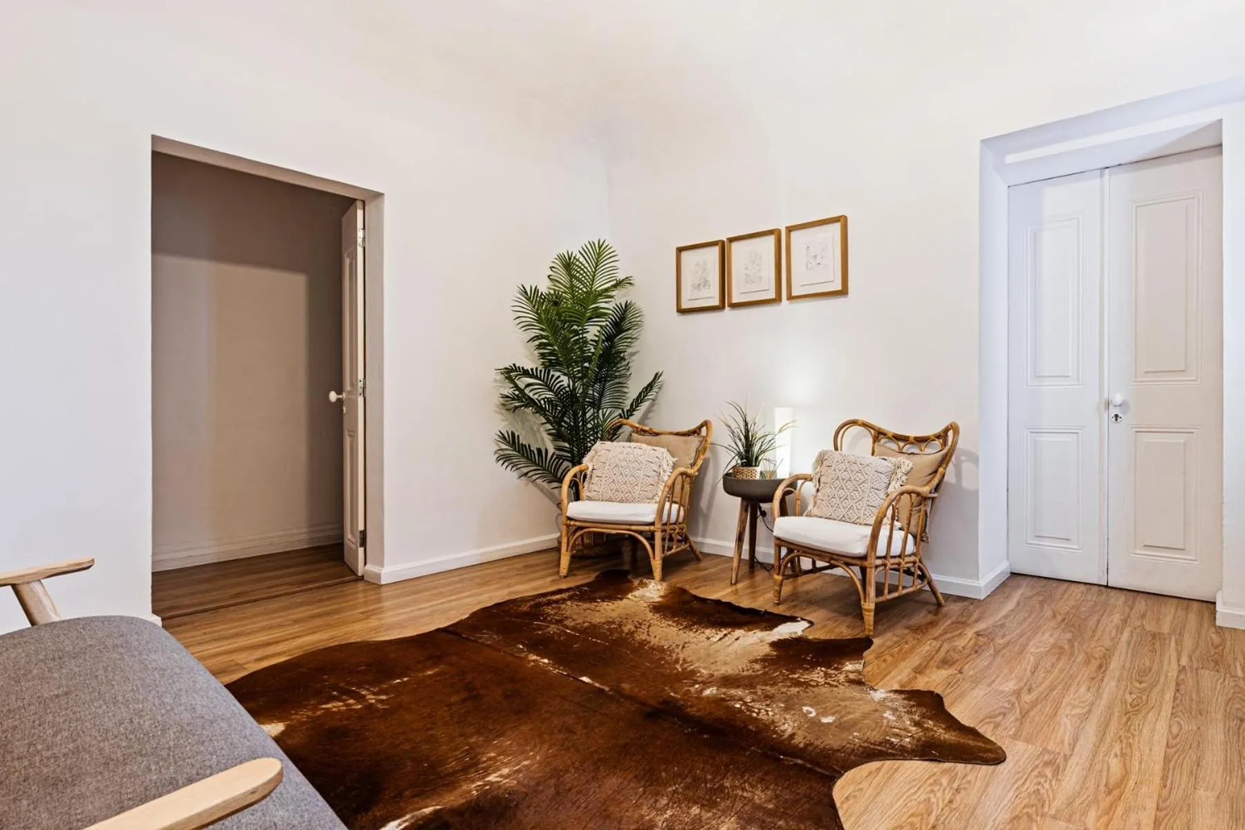 Communal lounge/ TV room in Lavradores Boutique Guesthouse