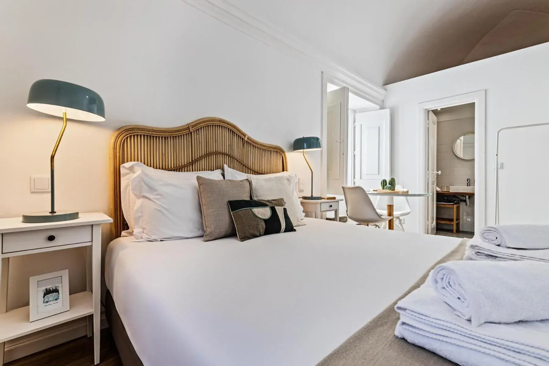 Deluxe Double Room in Lavradores Boutique Guesthouse Deluxe Double Room in Lavradores Boutique Guesthouse