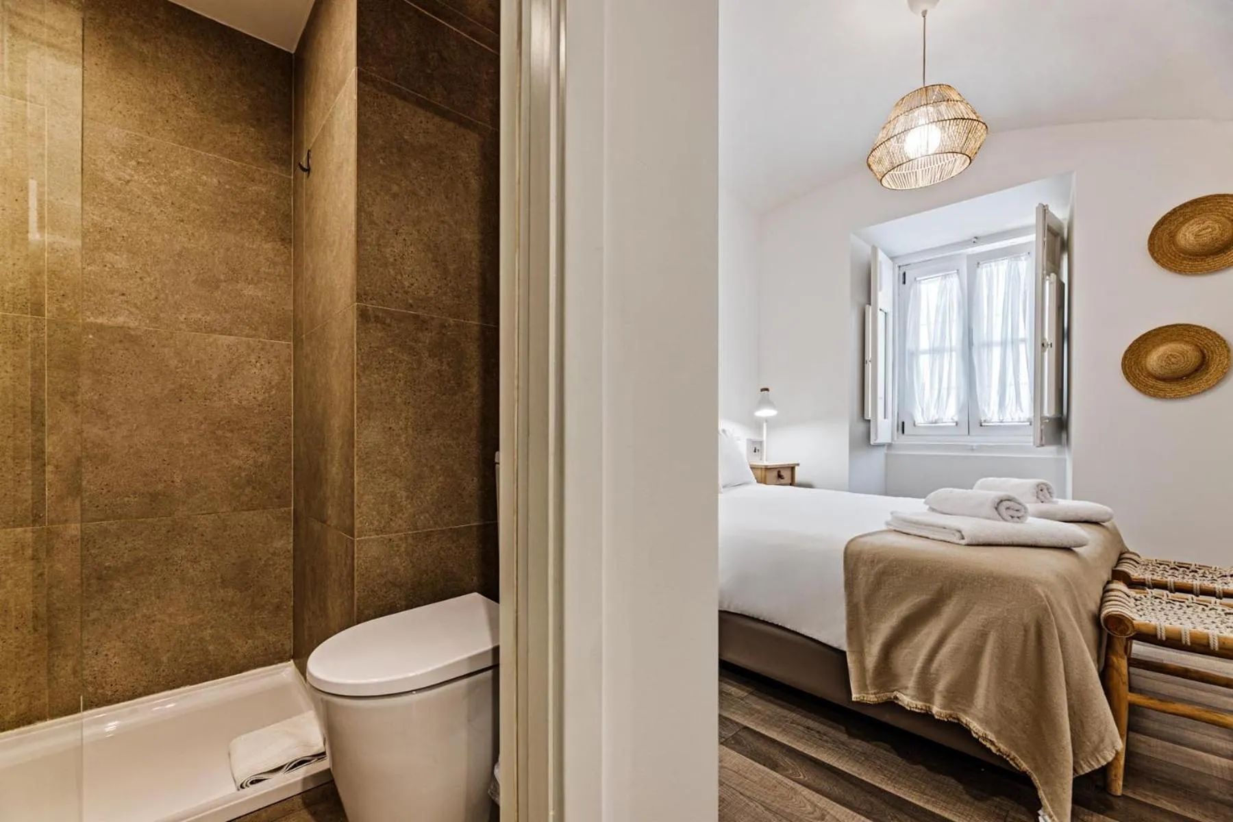 Bathroom, Bed in Lavradores Boutique Guesthouse