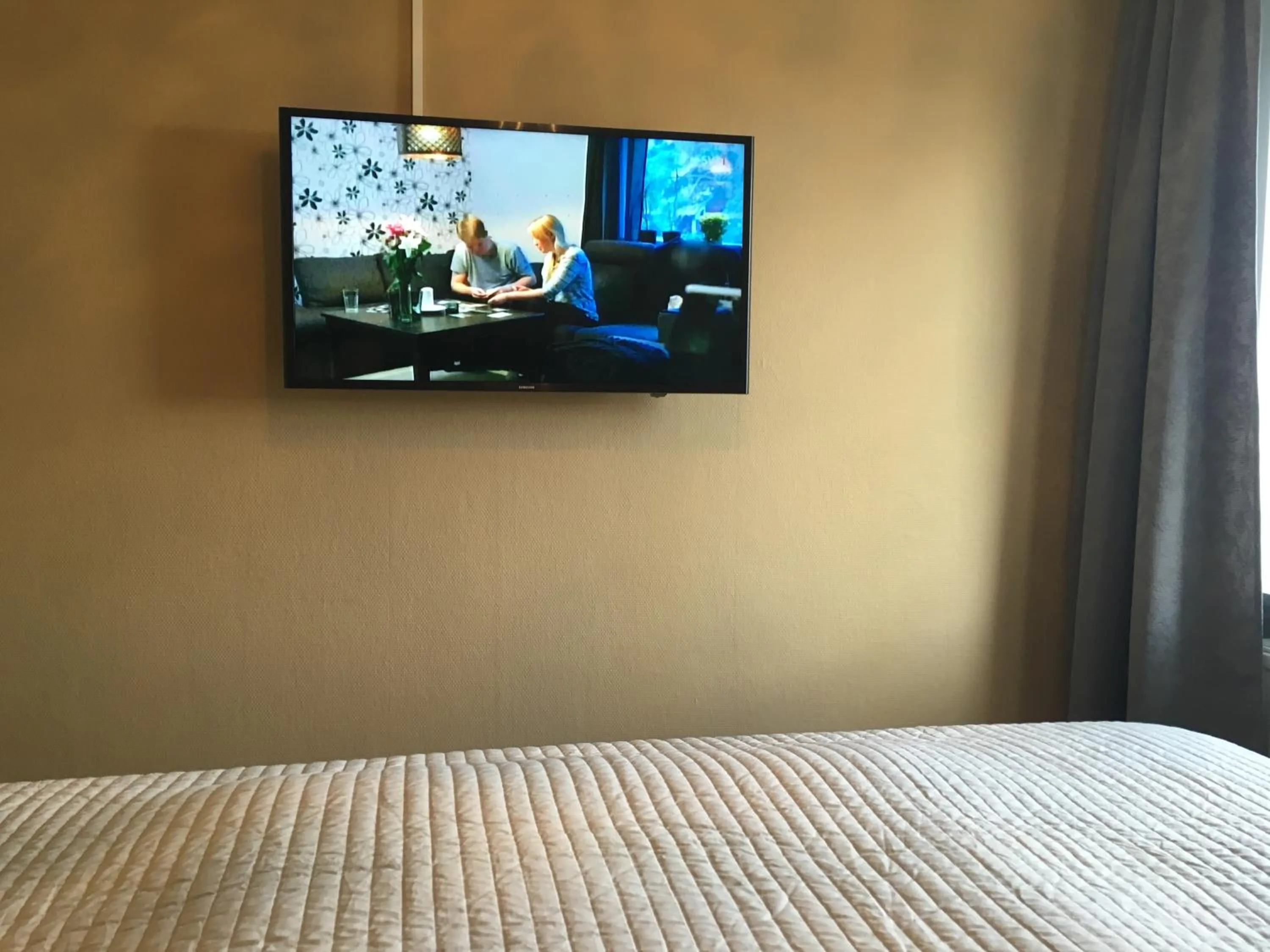 TV and multimedia, Bed in Hotel Wictoria