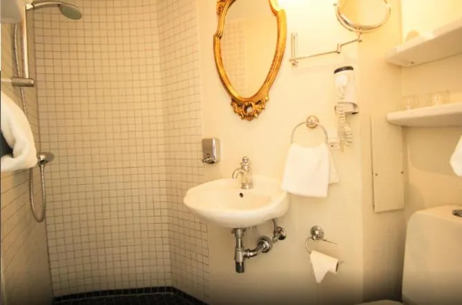 Bathroom in Hvedholm Slotshotel