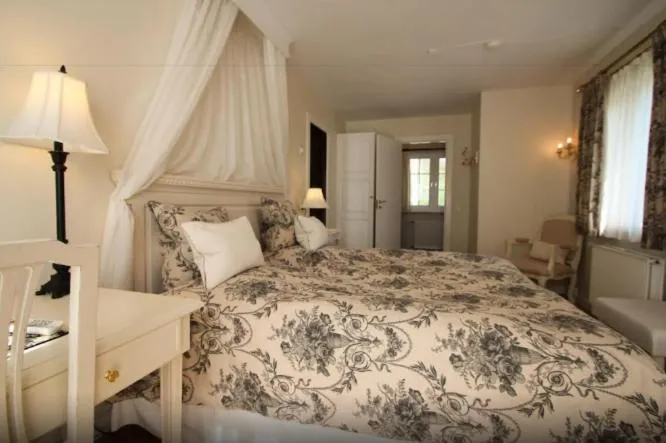 Bedroom, Bed in Hvedholm Slotshotel