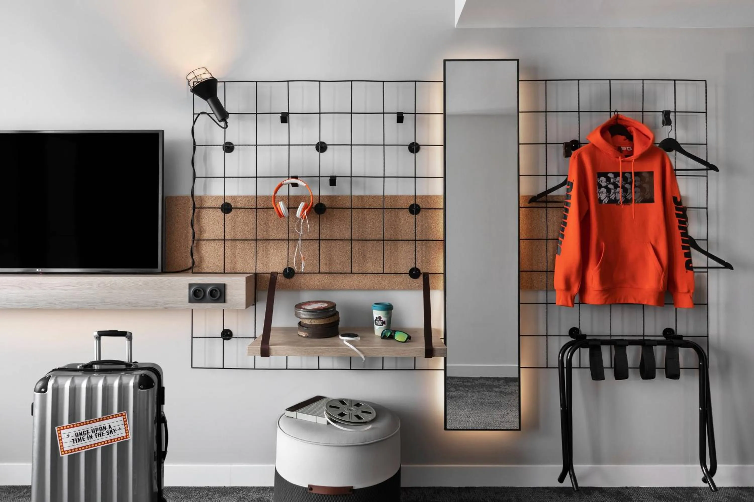 Photo of the whole room in Moxy Lyon Airport