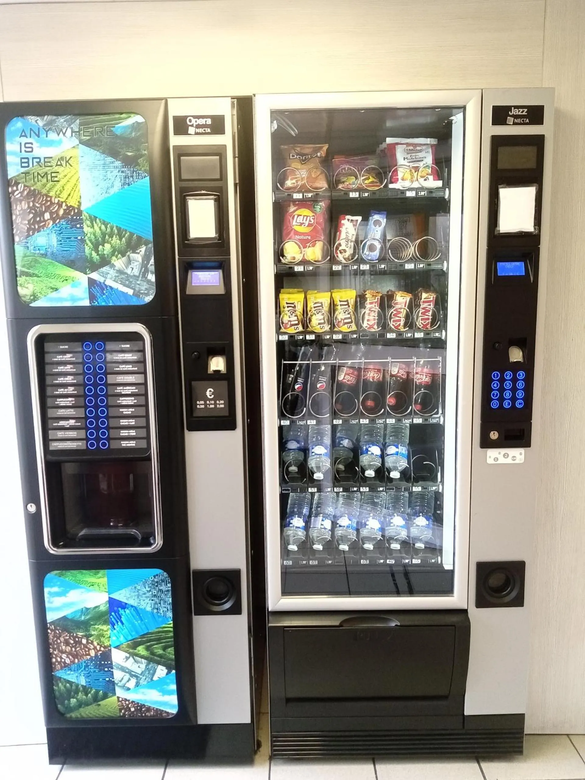 vending machine in Premiere Classe Saint Brice Sous Foret