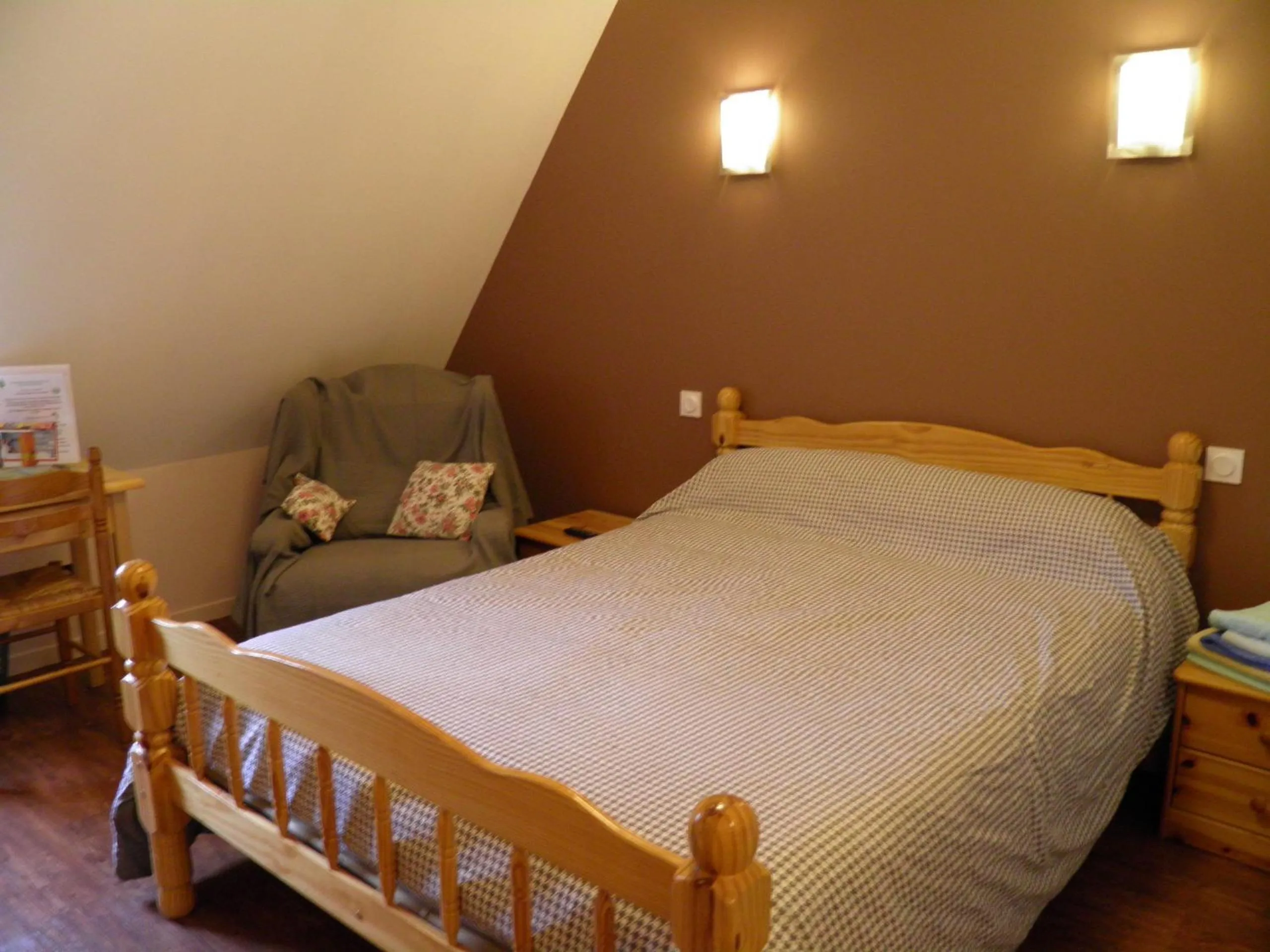 Bedroom, Bed in Auberge des Pyrénées