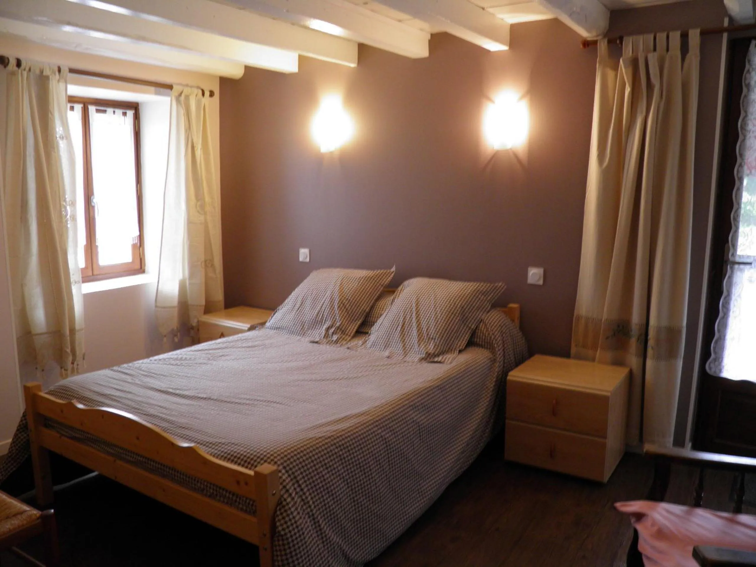 Bedroom, Bed in Auberge des Pyrénées