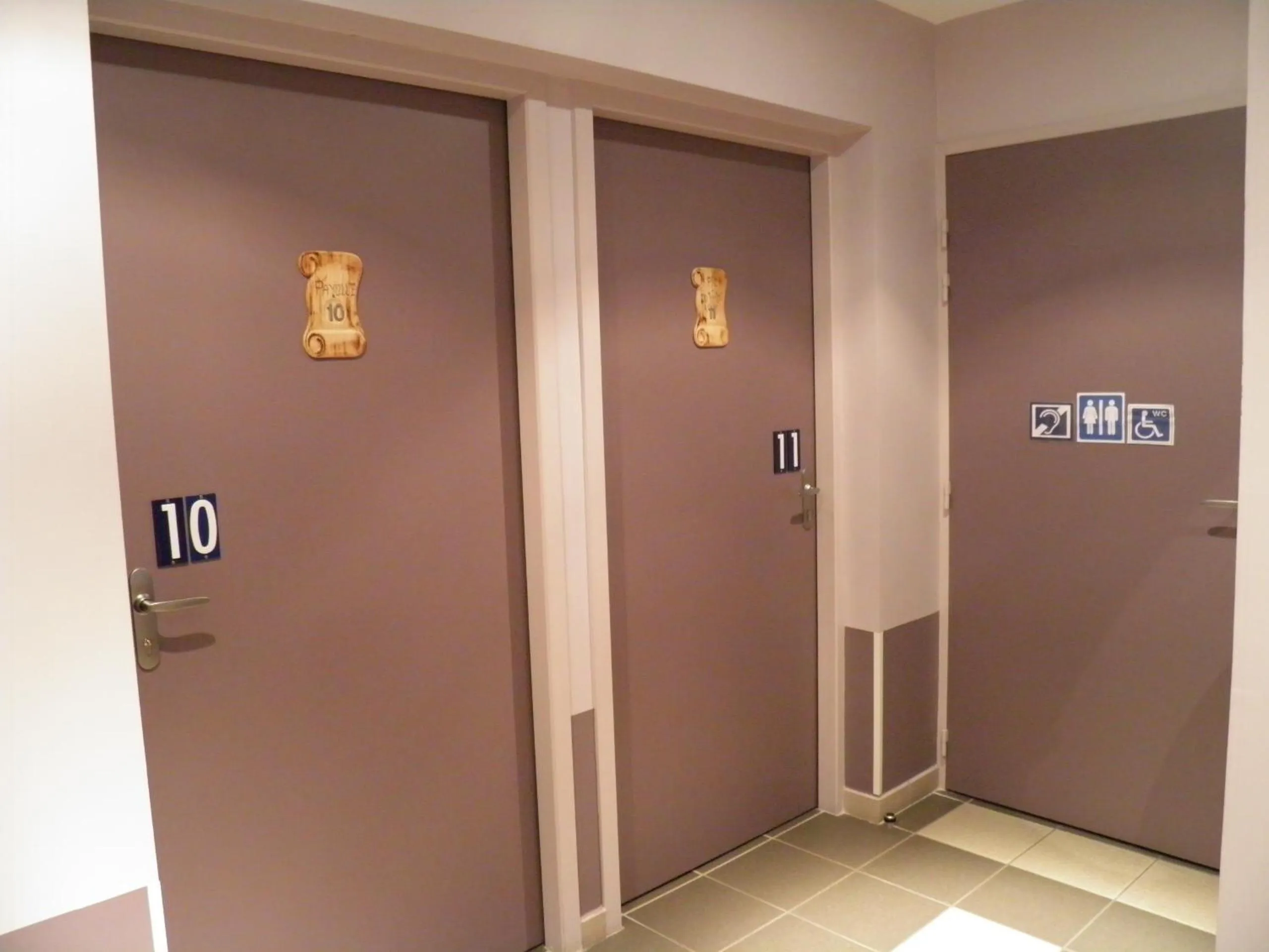 Bedroom in Auberge des Pyrénées