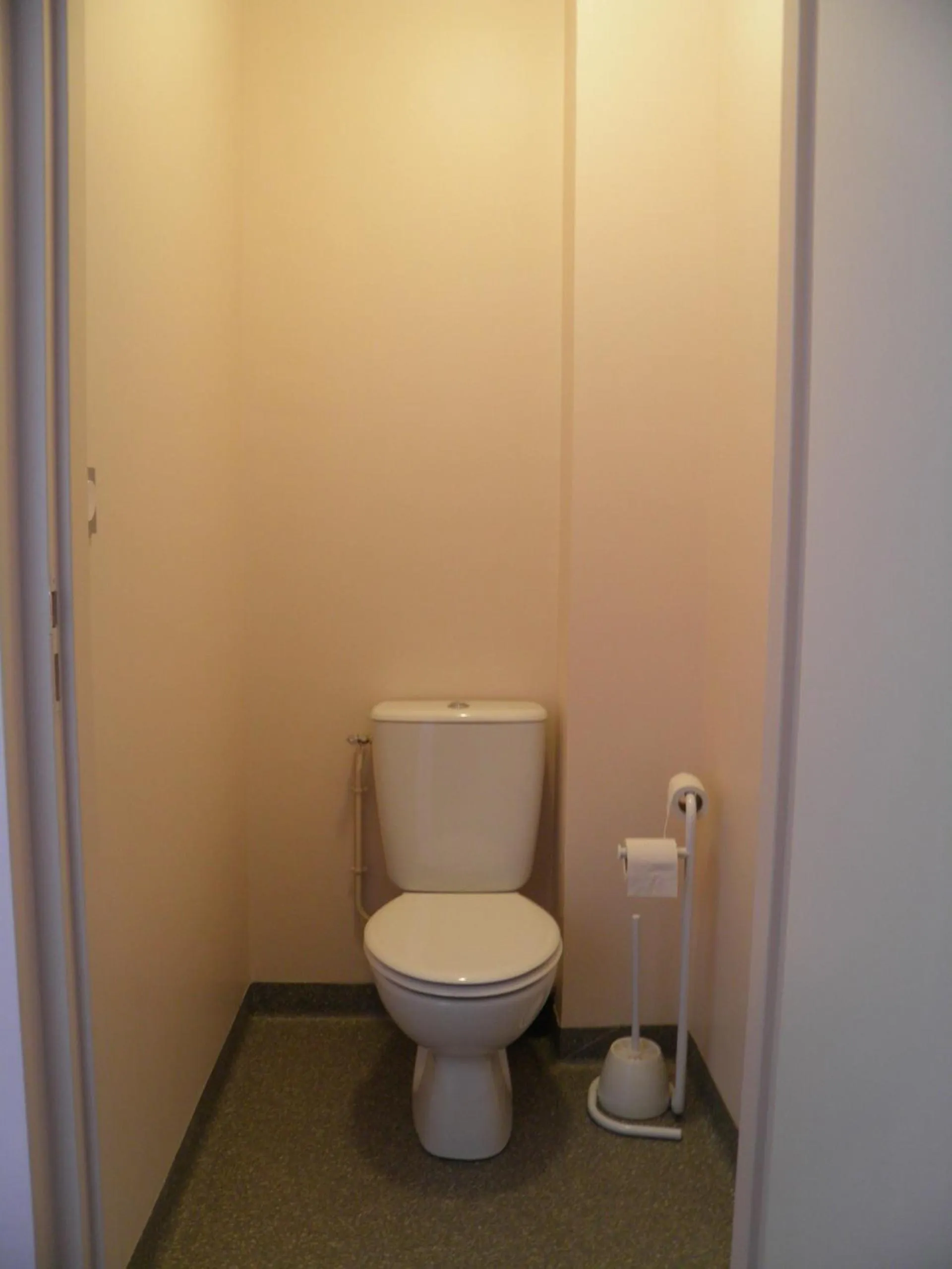 Toilet in Auberge des Pyrénées