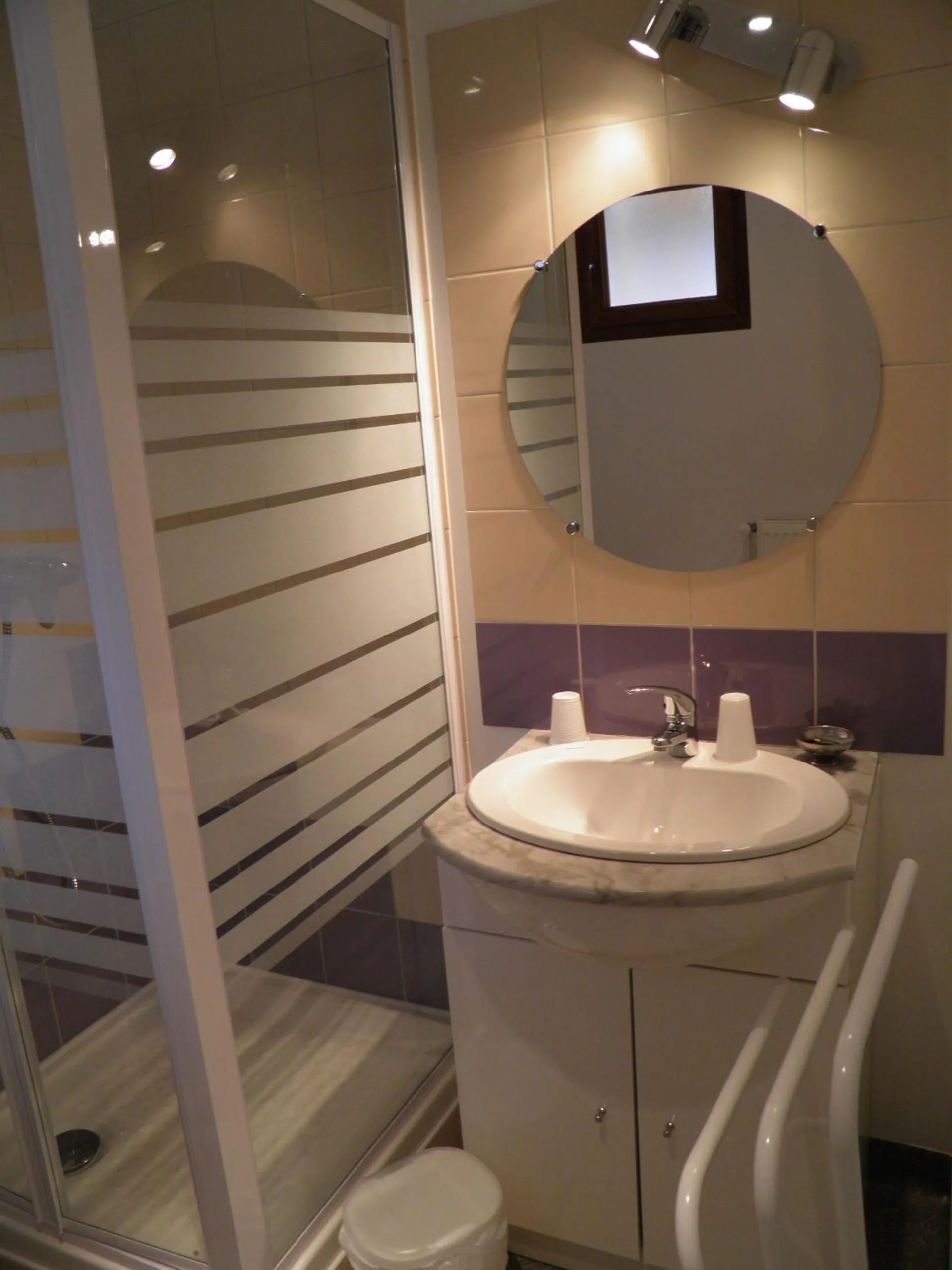 Bedroom in Auberge des Pyrénées