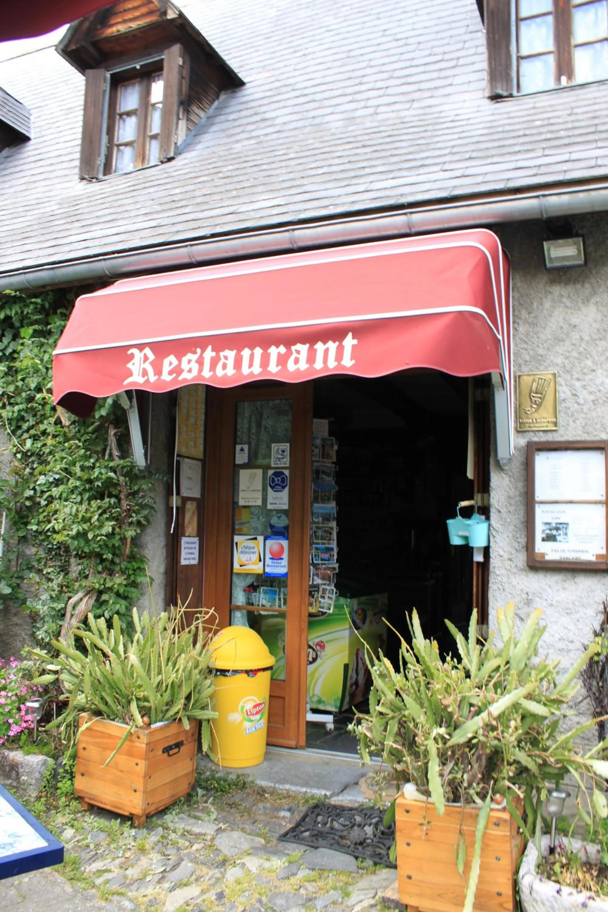 Restaurant/places to eat in Auberge des Pyrénées