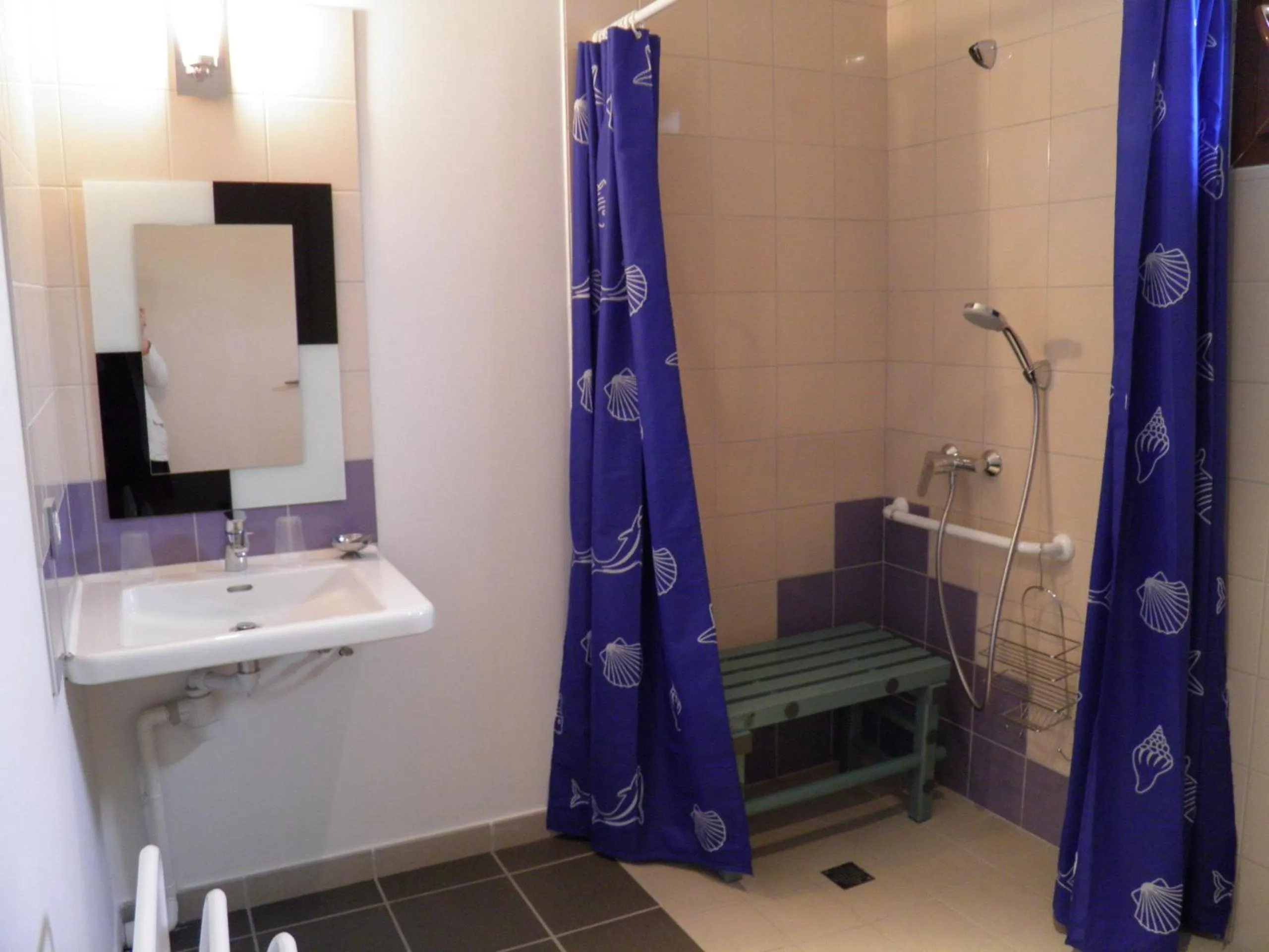 Bathroom in Auberge des Pyrénées