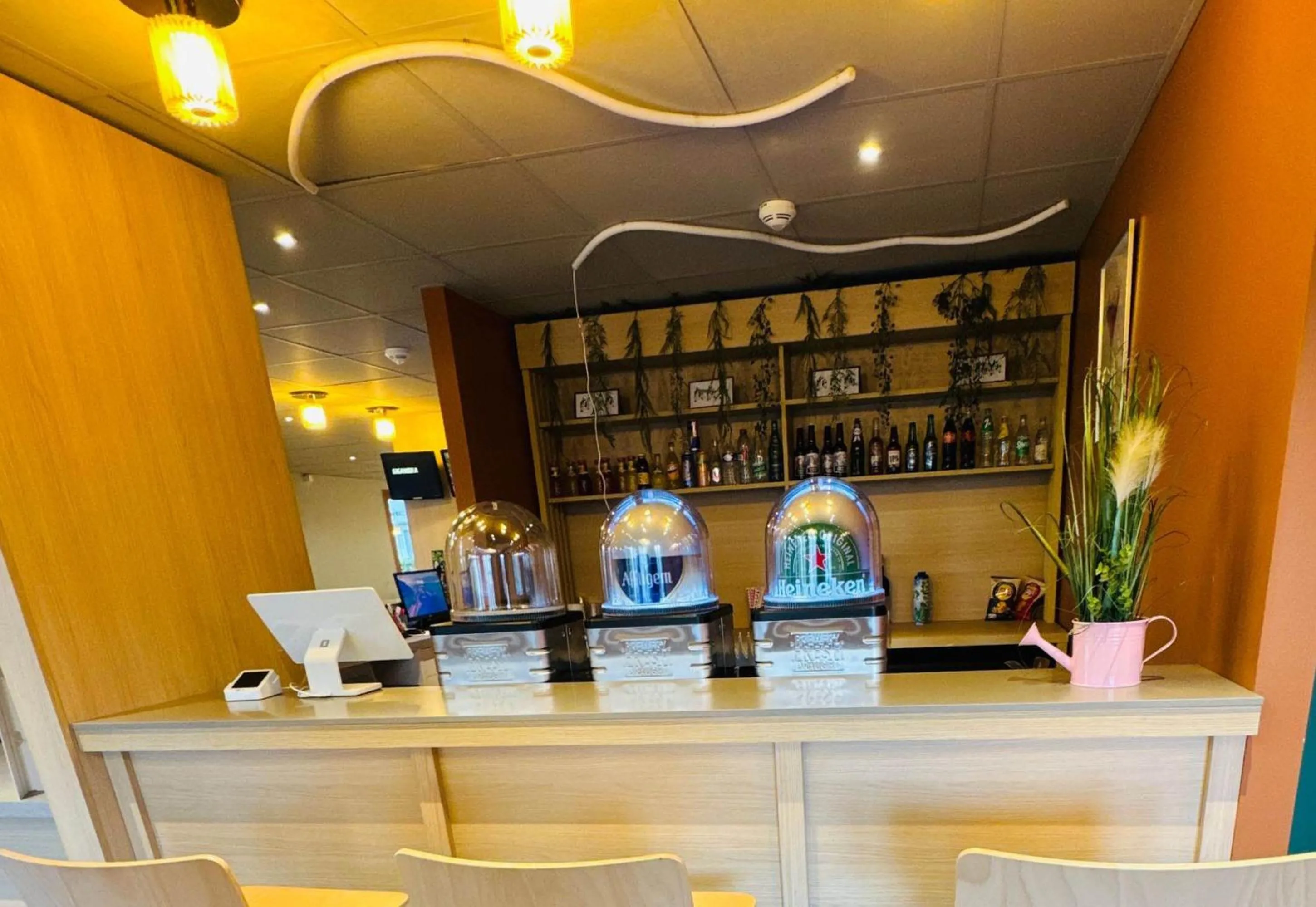 Lounge or bar in B&B HOTEL Saint-Witz Roissy