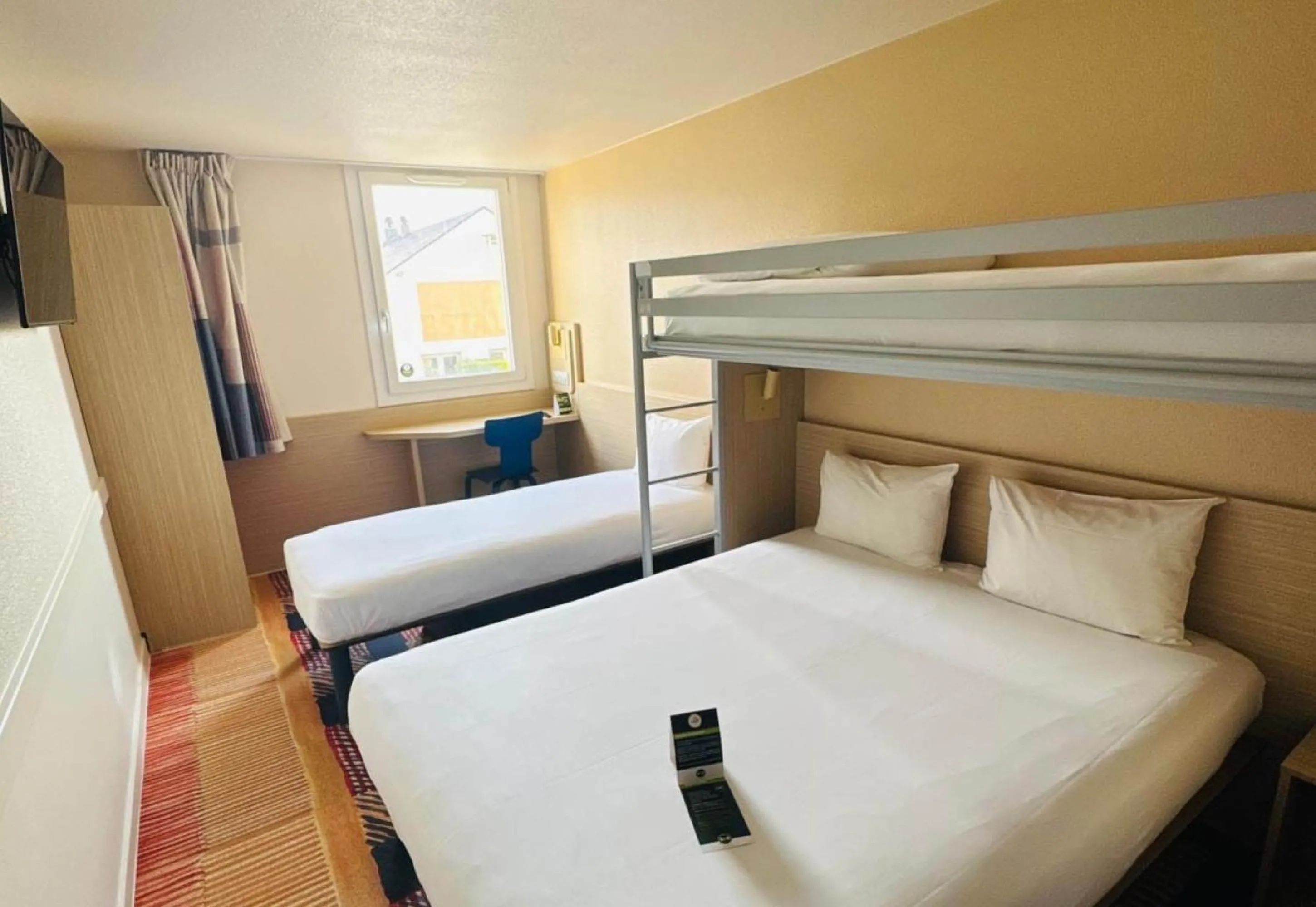 Bedroom, Bed in B&B HOTEL Saint-Witz Roissy