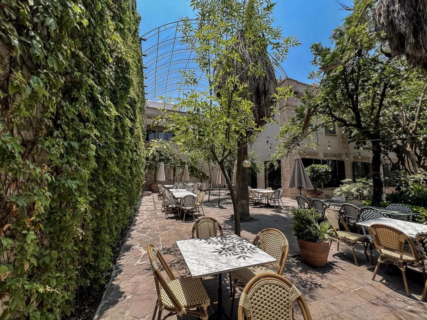 Restaurant/places to eat in Mansión E. Borbón