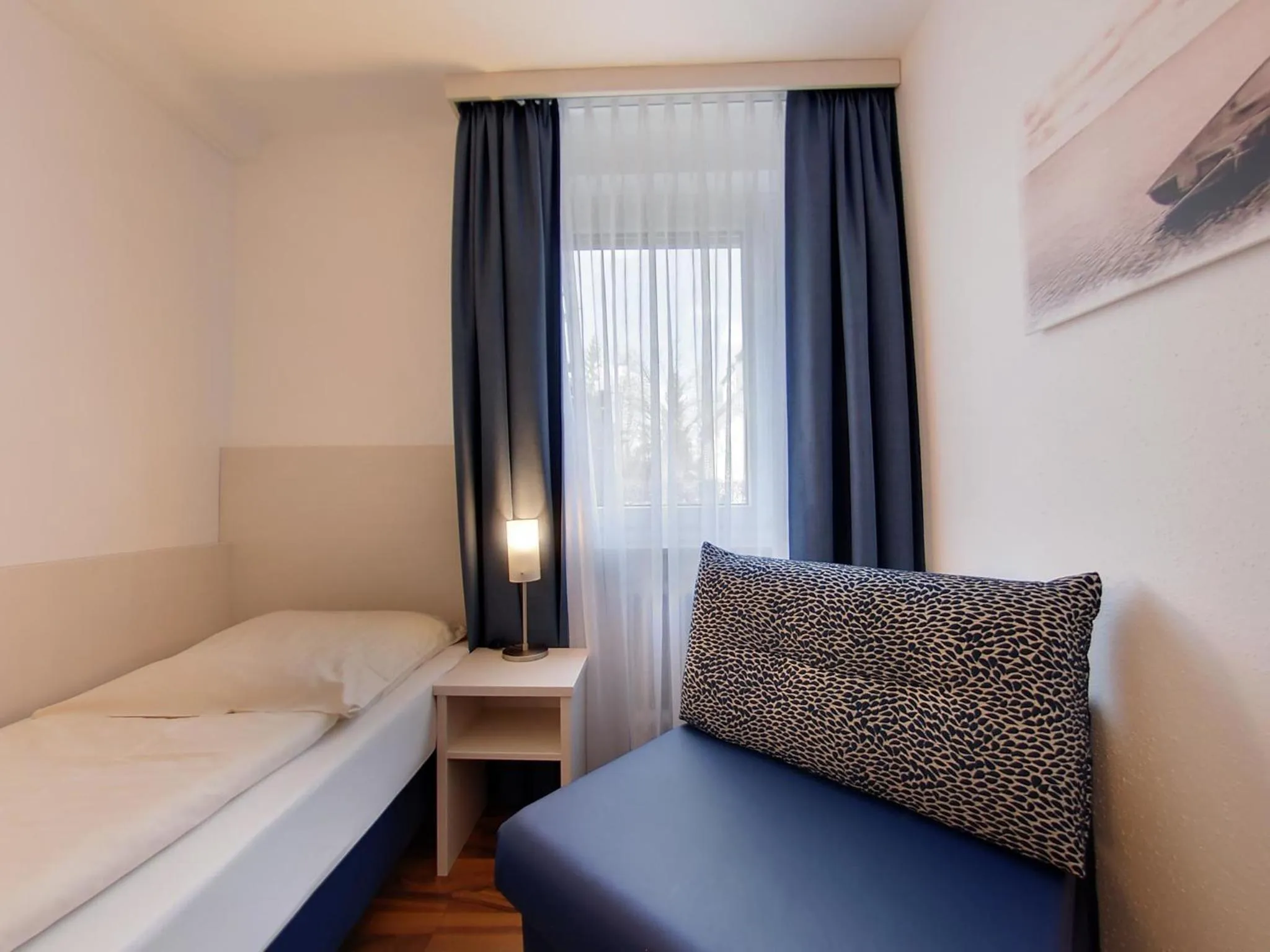 Day, Bed in Hotel Olympia