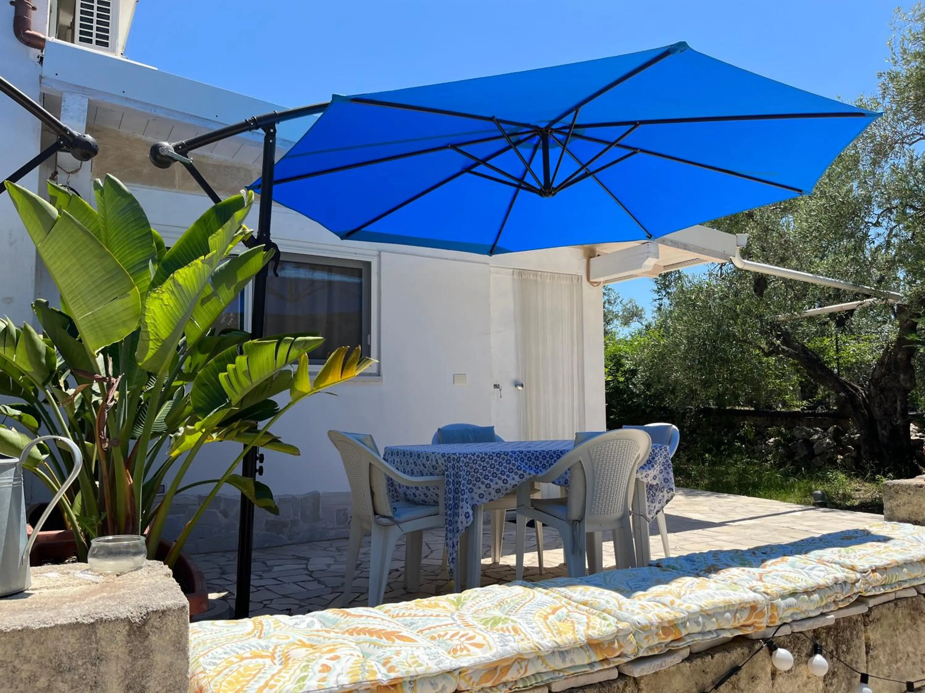 Patio in B&B Villa Mediterranea with private parking