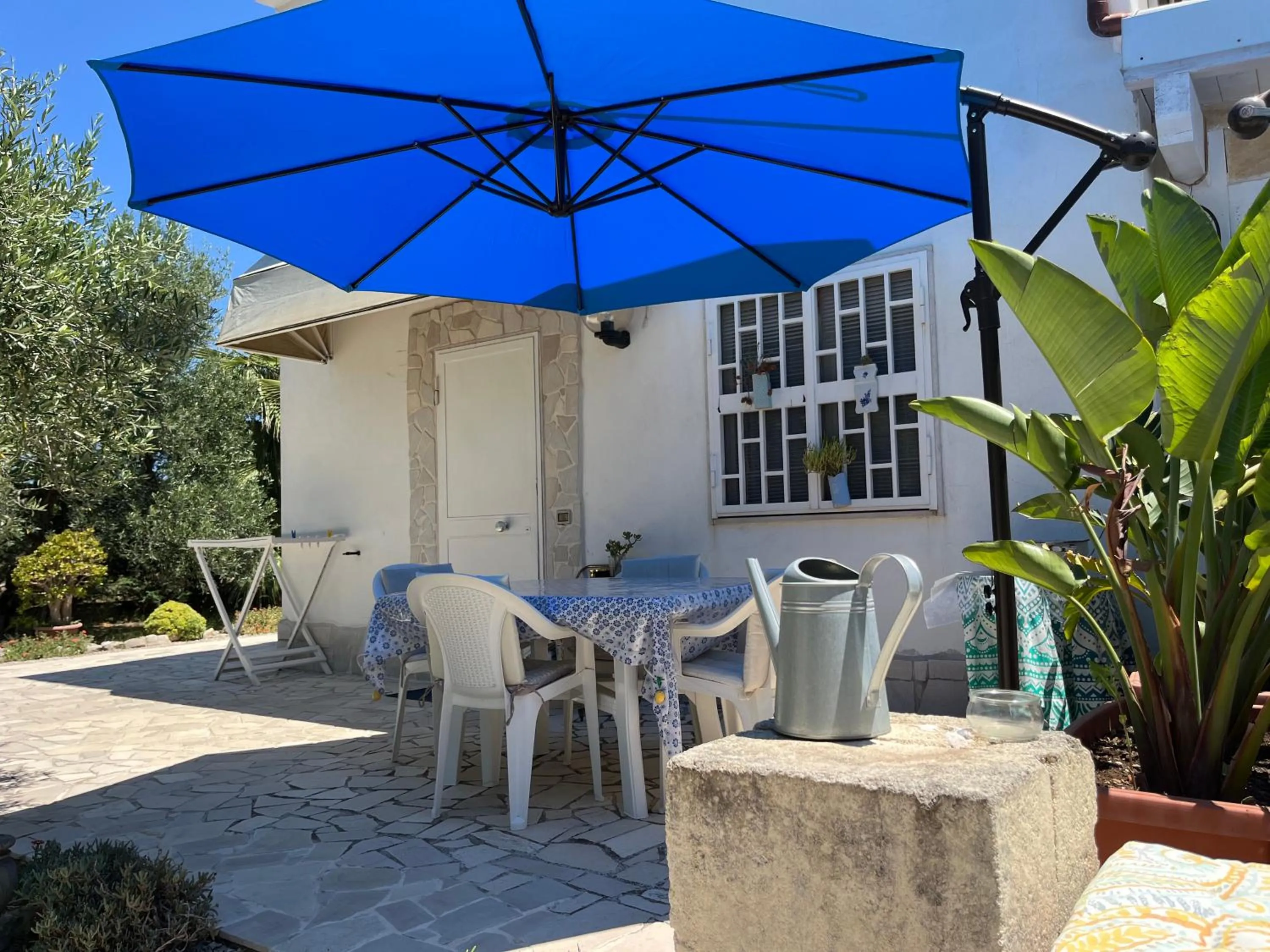 Patio in B&B Villa Mediterranea with private parking