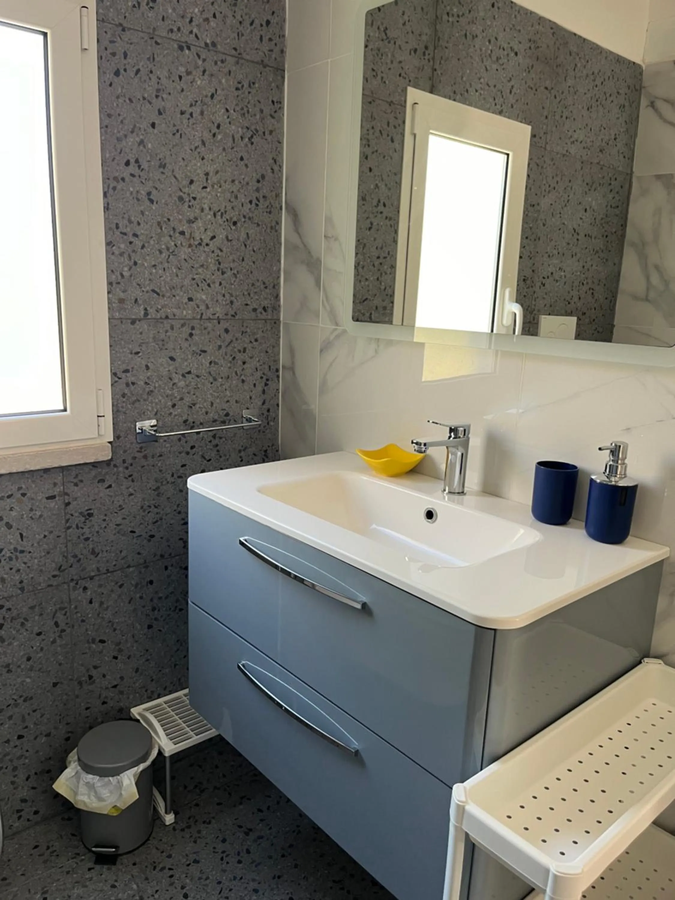Bathroom in B&B Villa Mediterranea with private parking