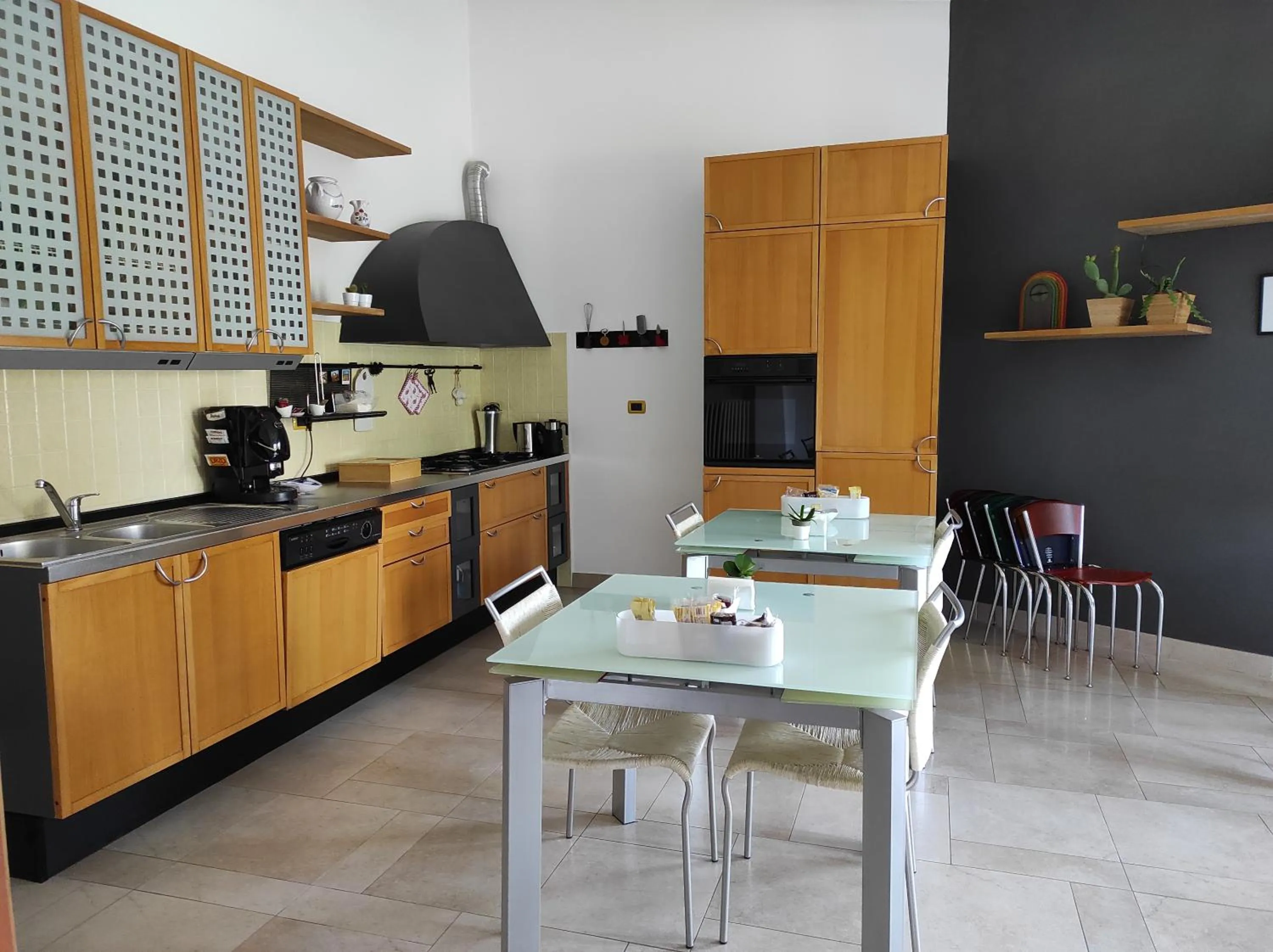 Coffee/tea facilities in Il Melograno