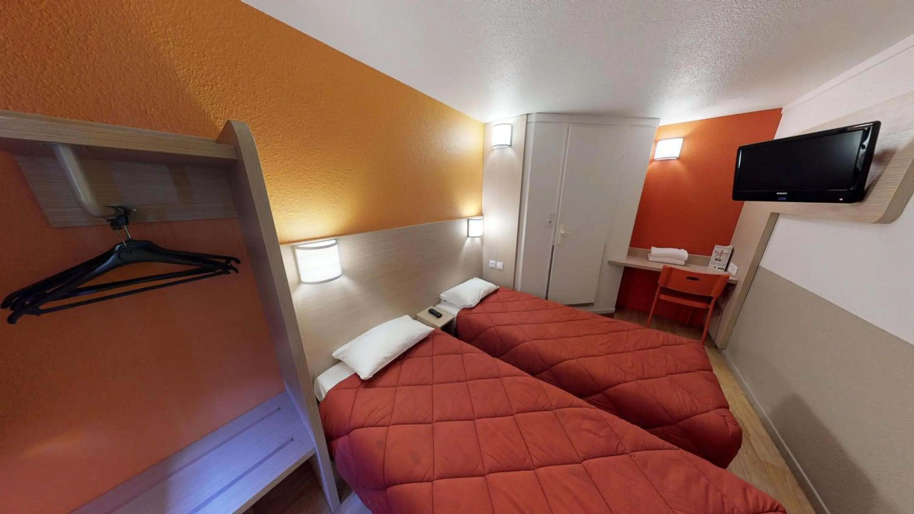 Twin Room in Premiere Classe Chantilly Sud Luzarches Twin Room in Premiere Classe Chantilly Sud Luzarches