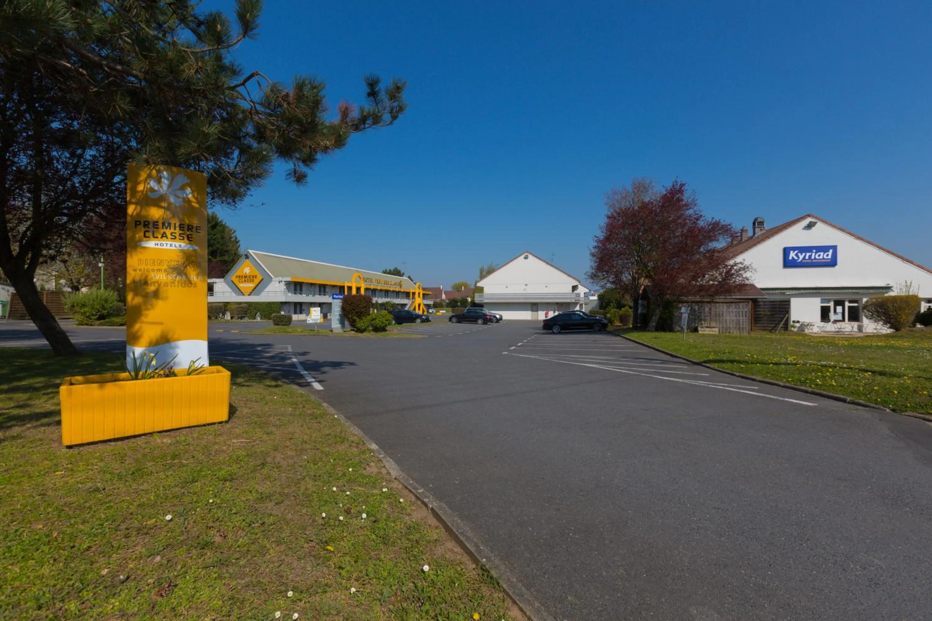 Property building in Premiere Classe Chantilly Sud Luzarches