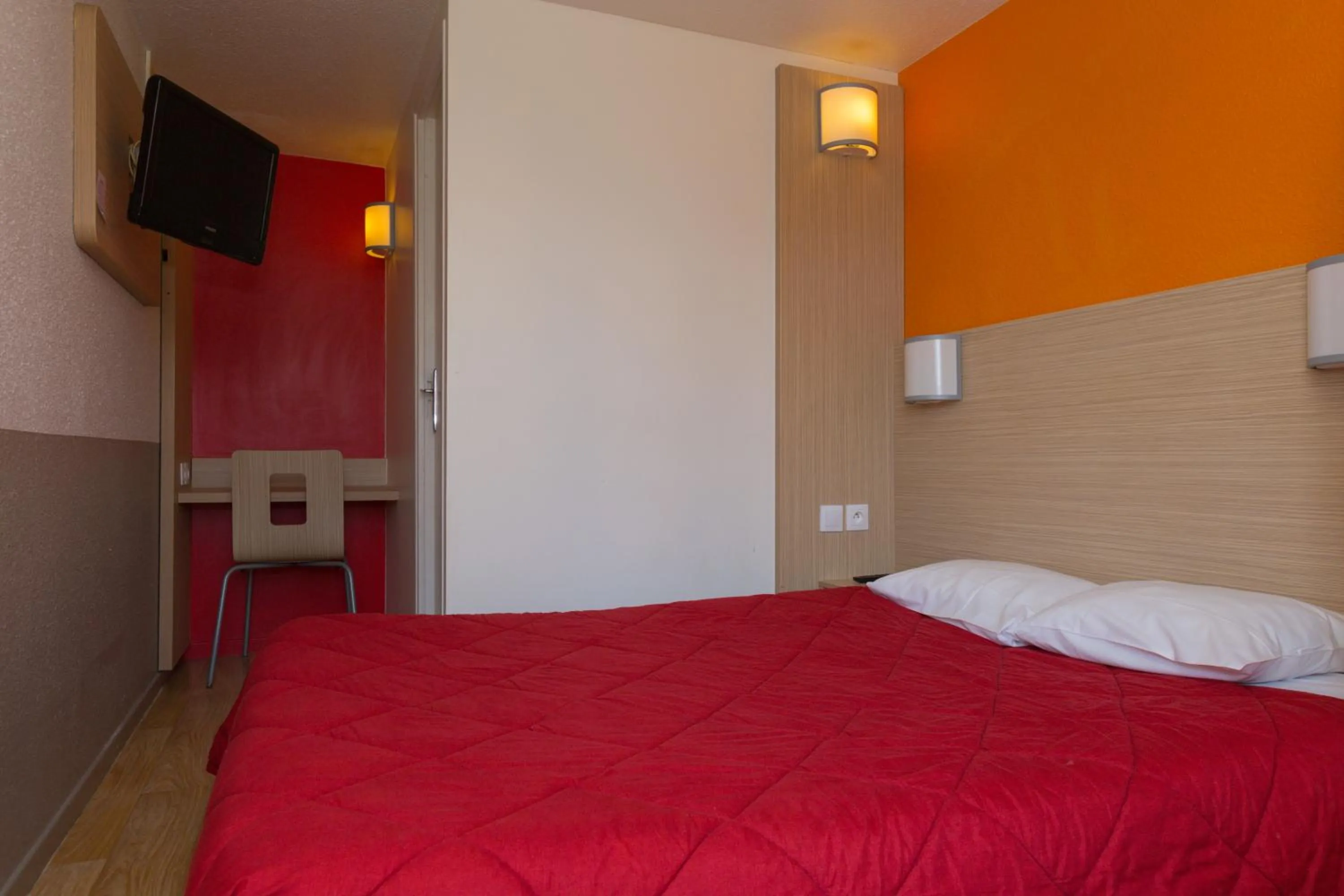 Bed in Premiere Classe Chantilly Sud Luzarches