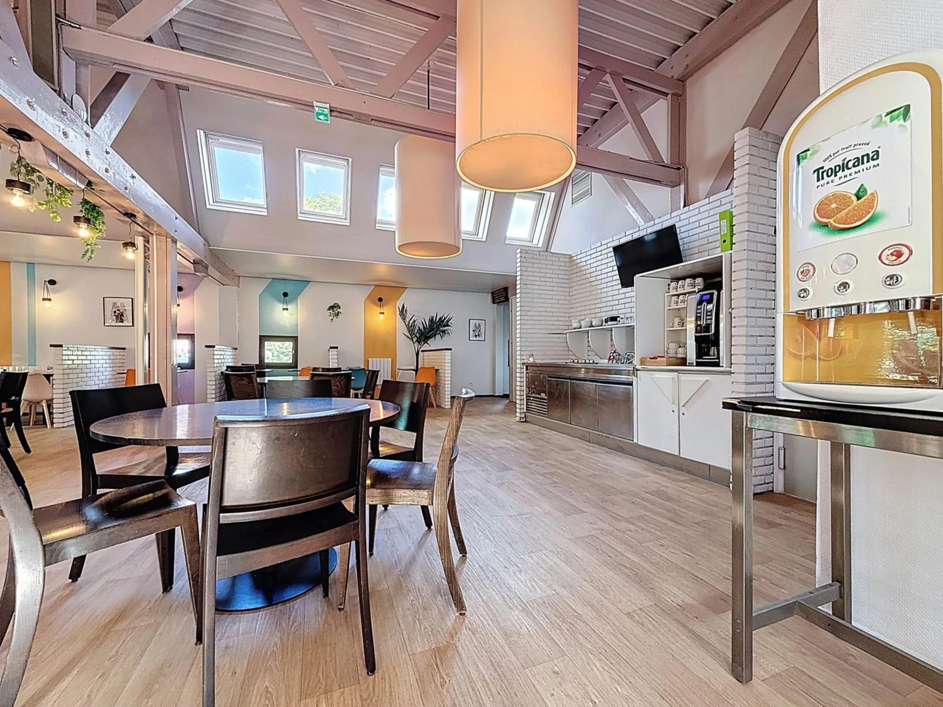 Breakfast in Kyriad Reims Est - Parc Expositions