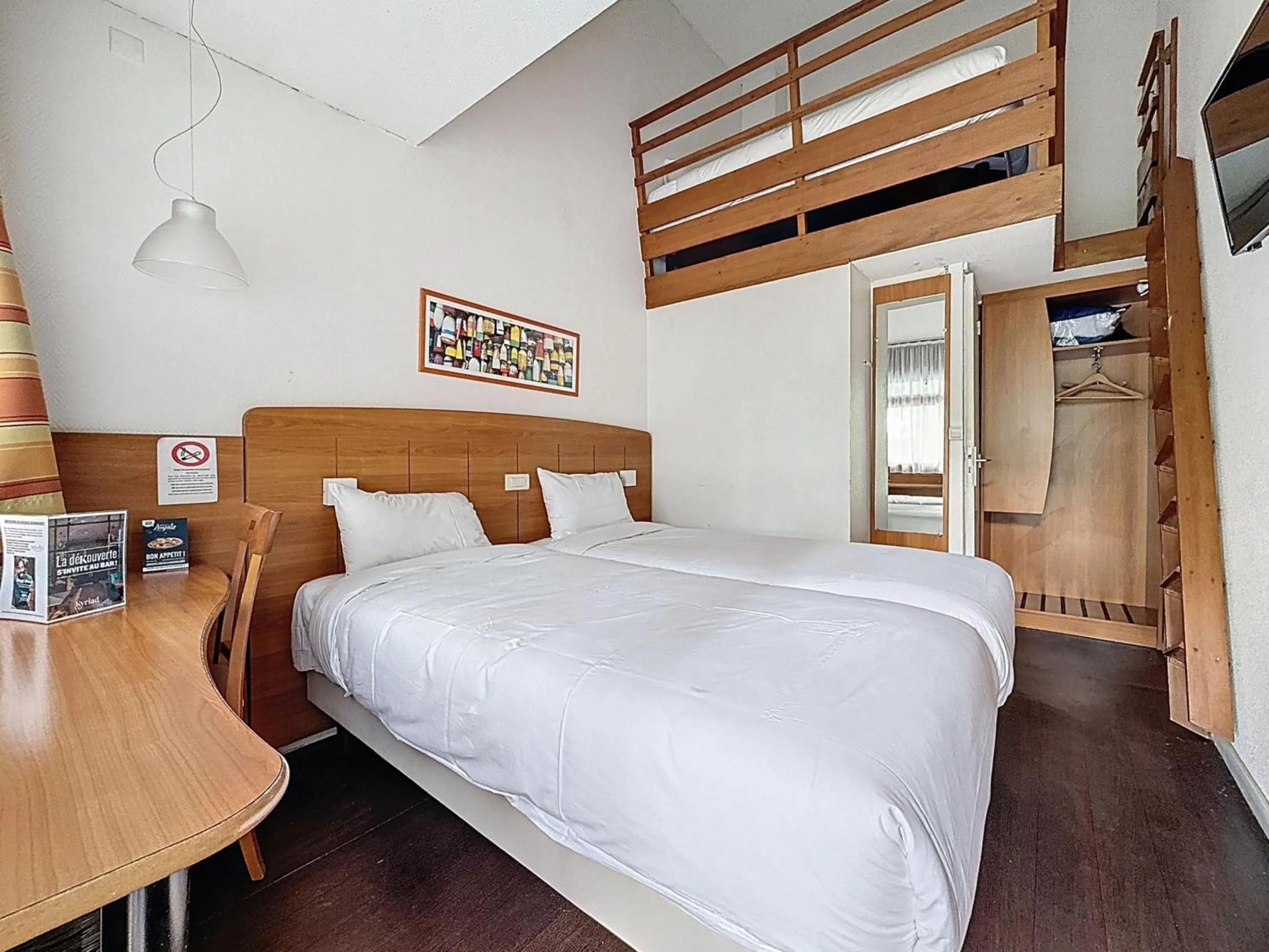 Bedroom, Bed in Kyriad Reims Est - Parc Expositions