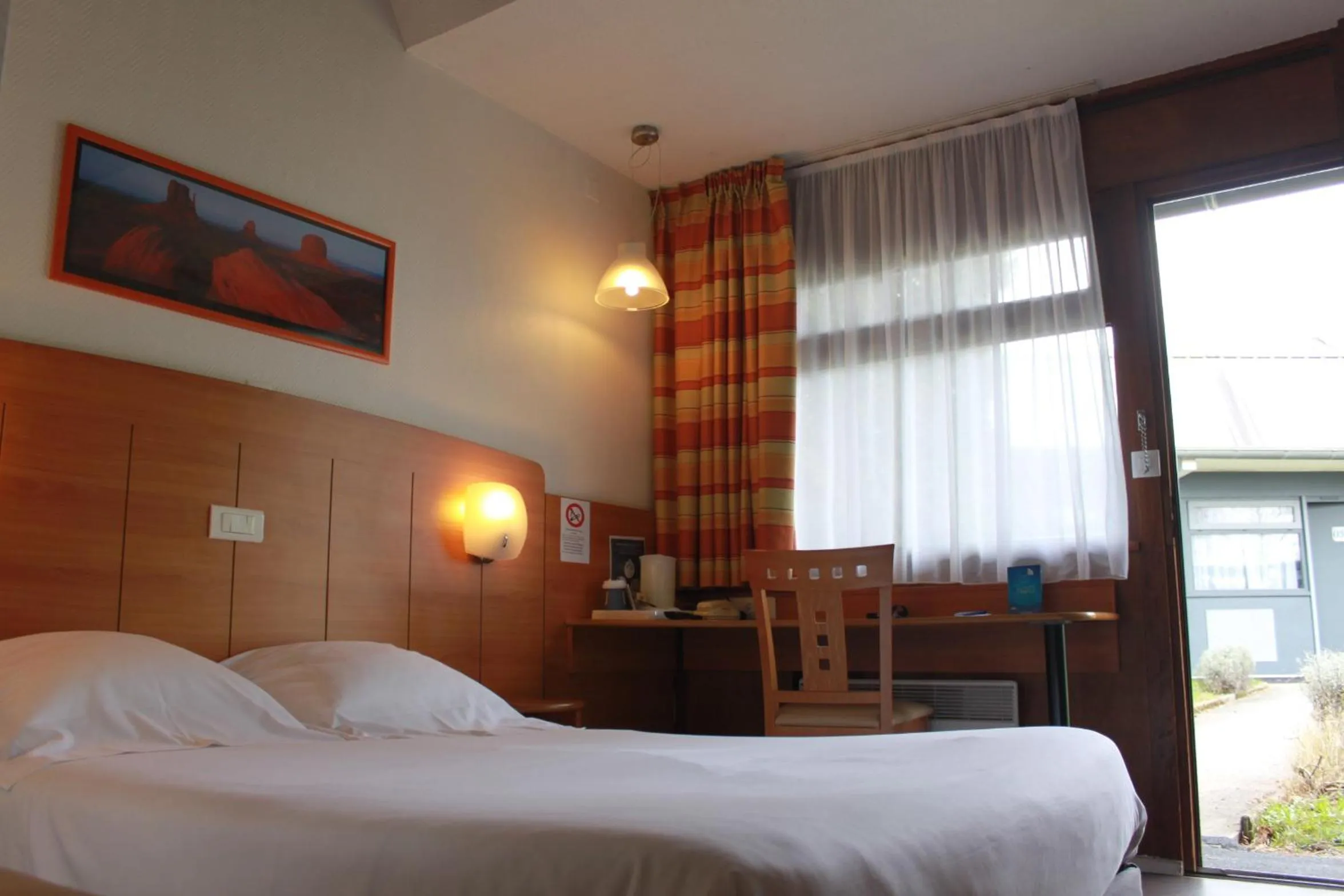 Bed in Kyriad Reims Est - Parc Expositions