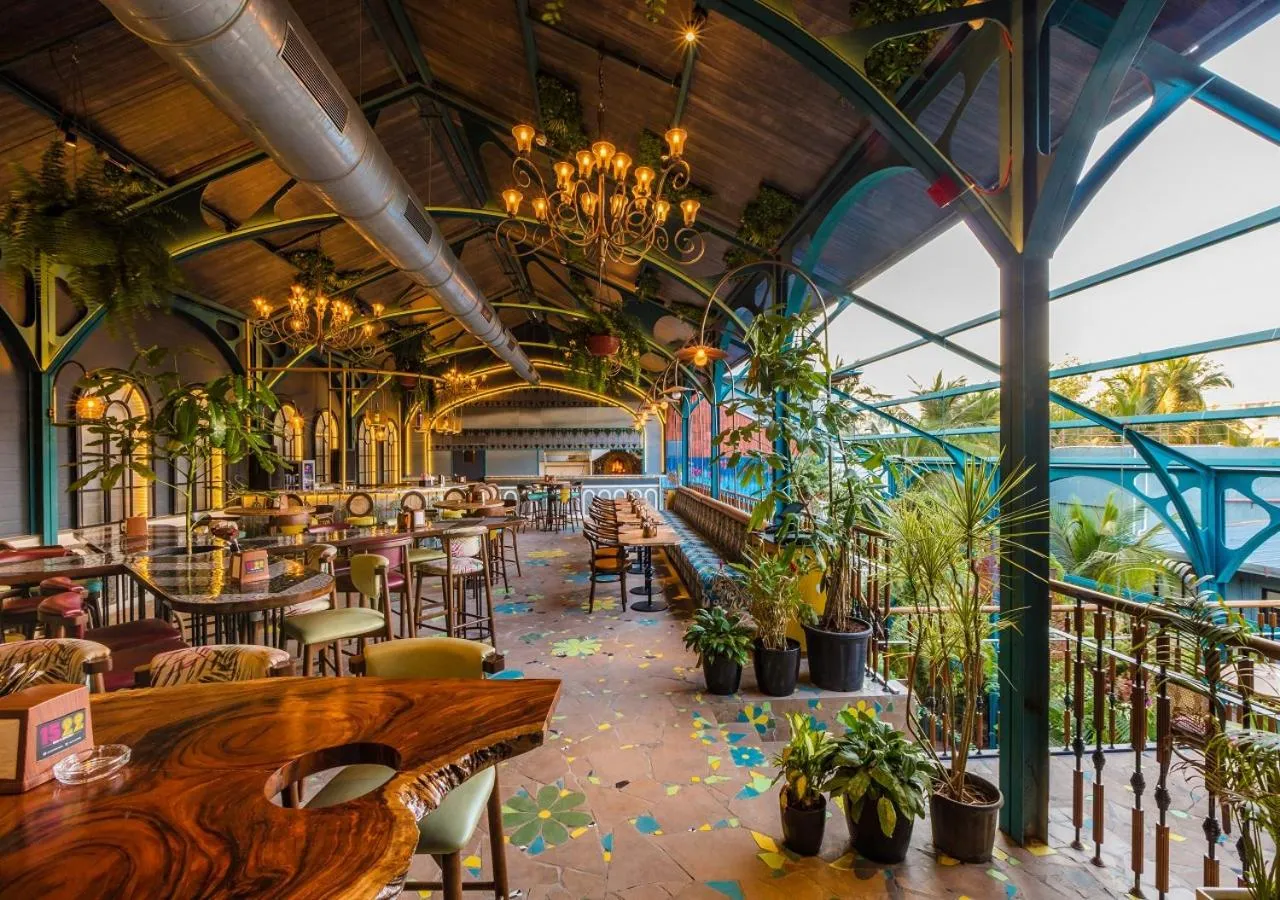 Lounge or bar in Goldfinch Hotel Mumbai