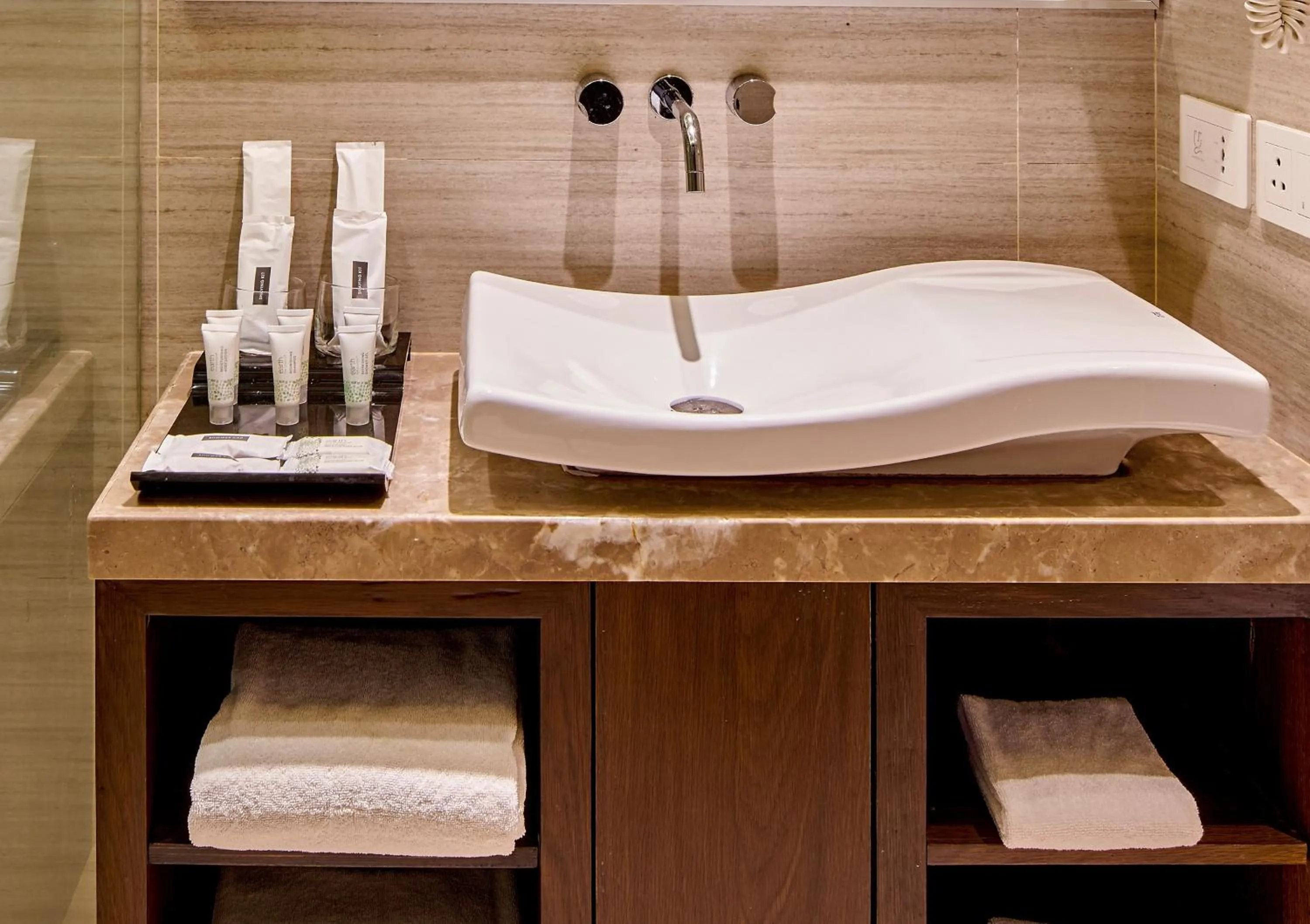 Bathroom in Goldfinch Hotel Mumbai