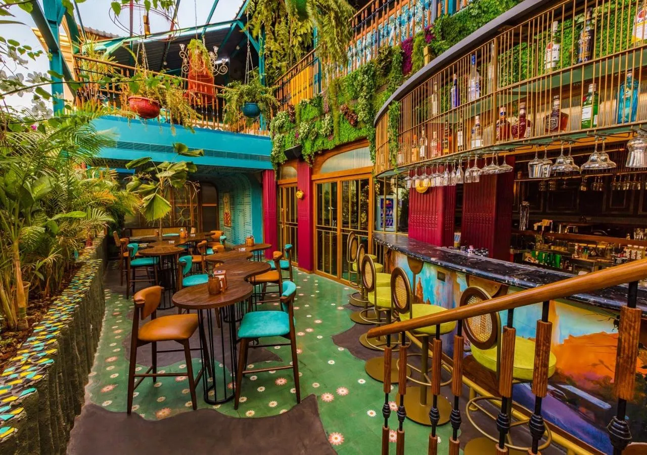 Nightclub / DJ in Goldfinch Hotel Mumbai