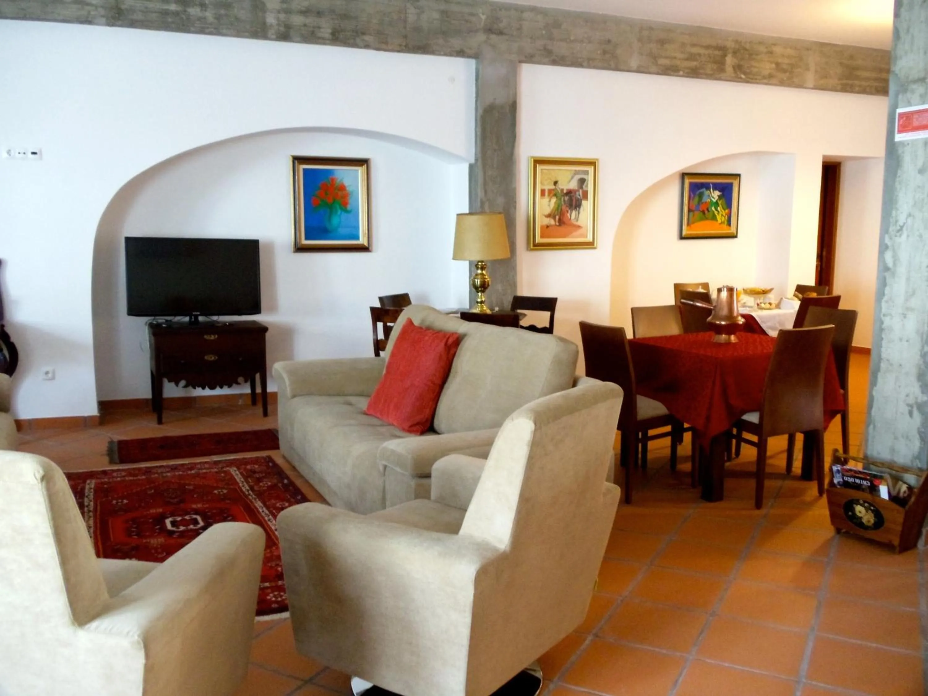 Communal lounge/ TV room in Casa do Largo - Golegã - Turismo de Habitação