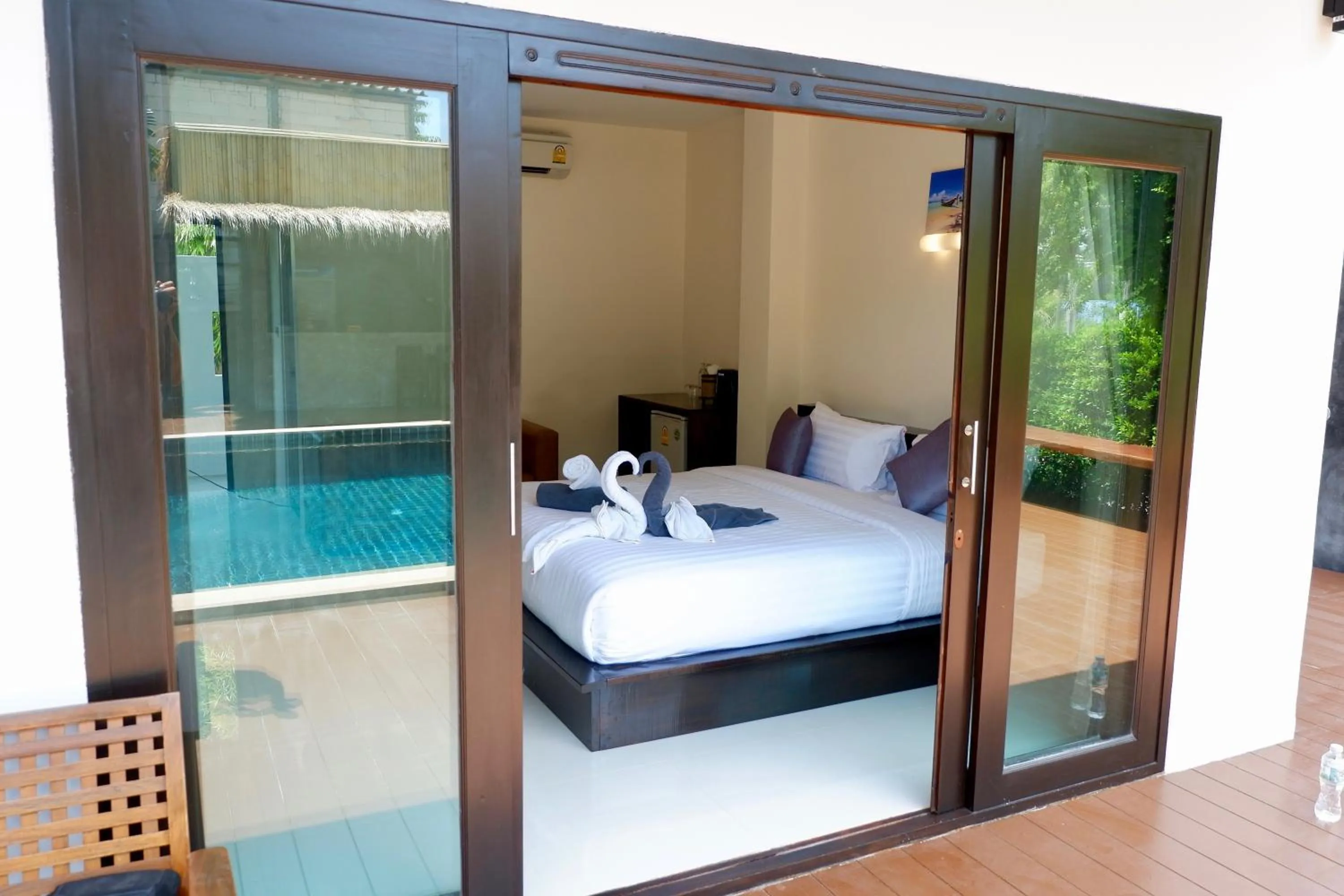 Bed in Aiya Resort Koh-Tao