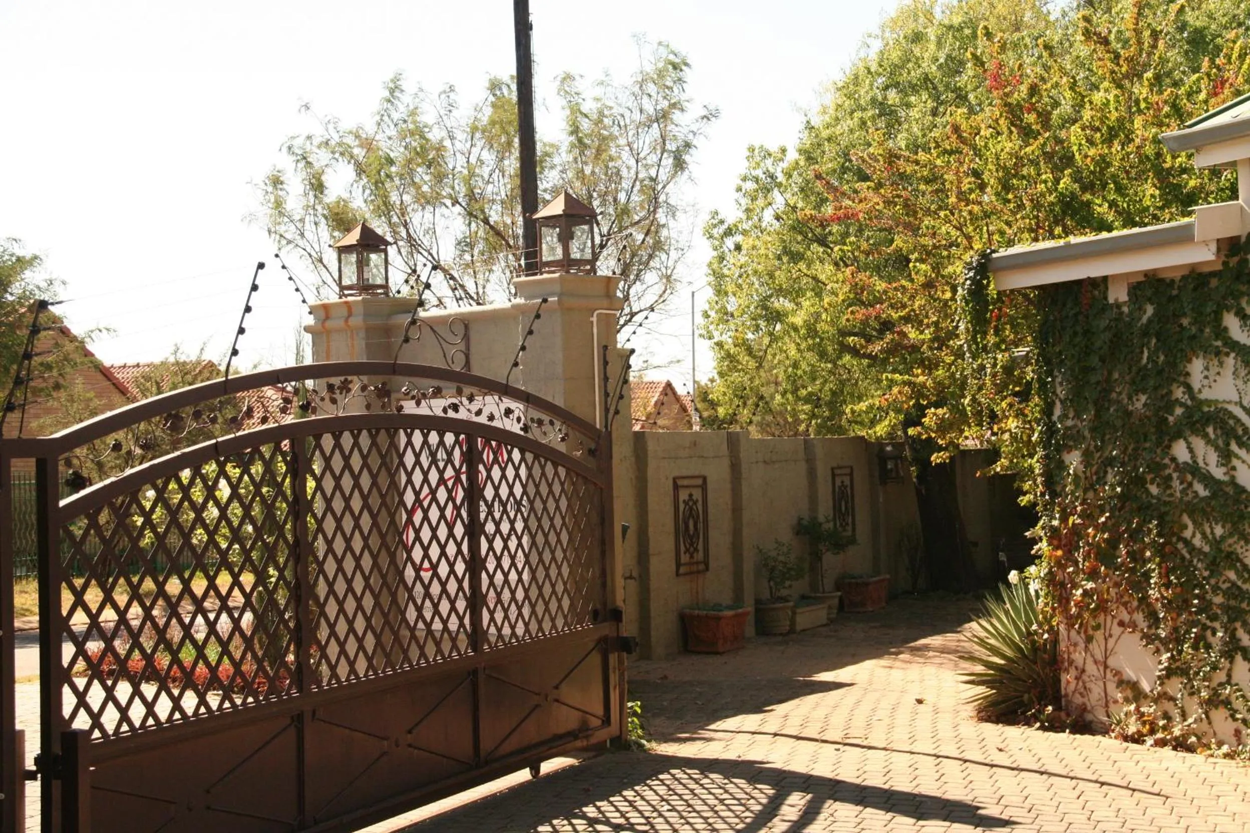 Facade/entrance in Villa Jana Guesthouse