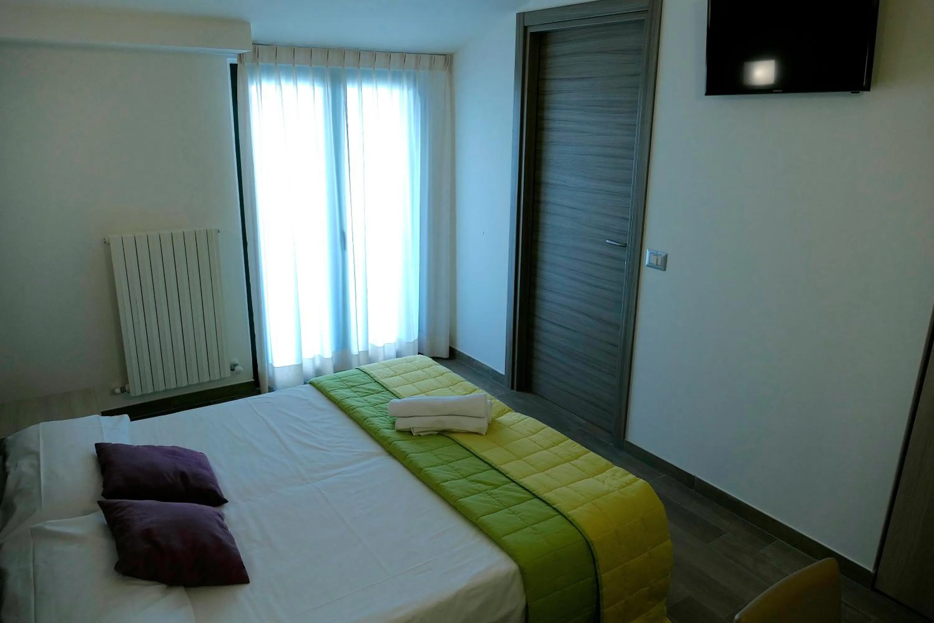 Photo of the whole room, Bed in Hotel Désirée