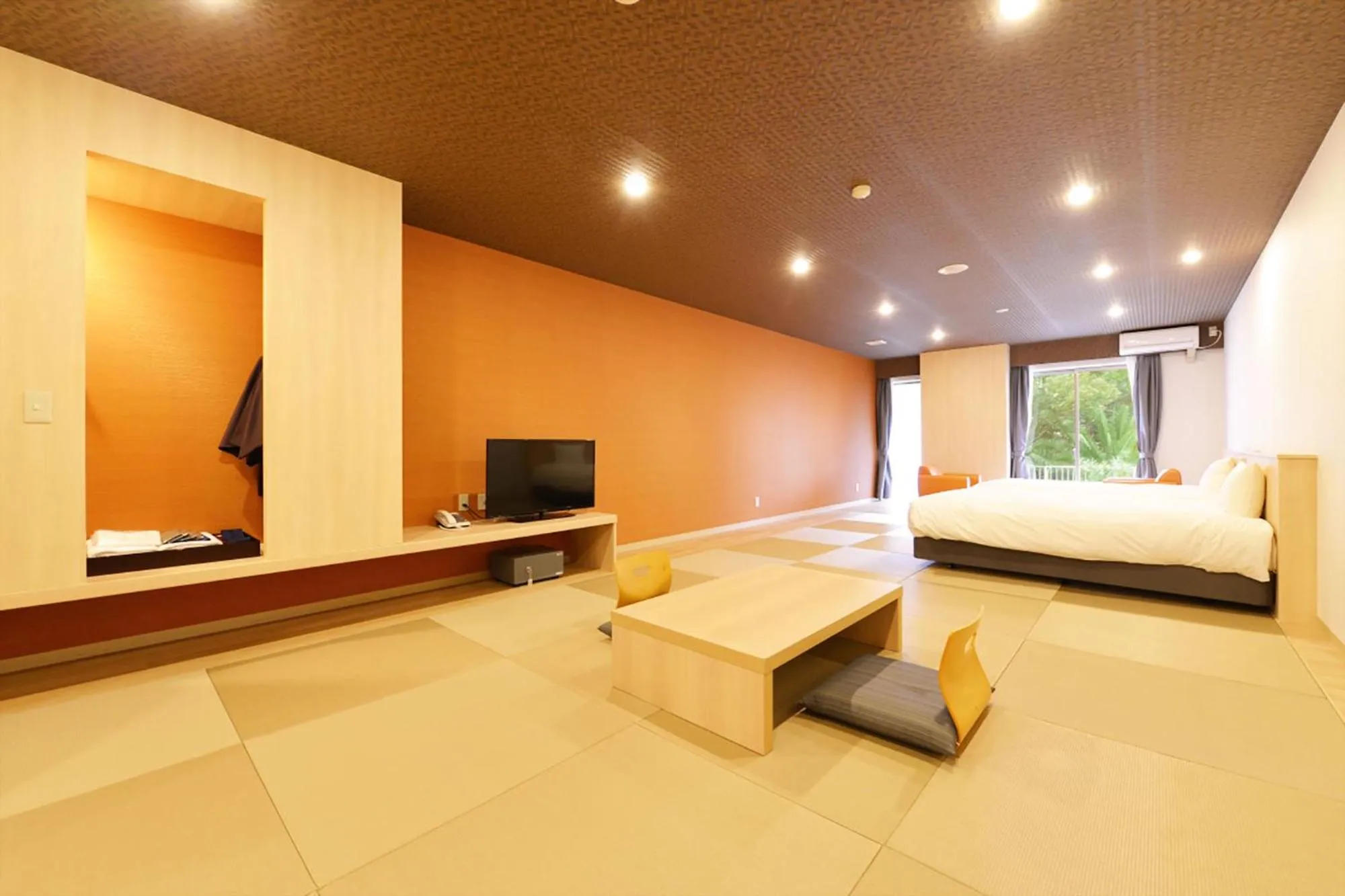 Photo of the whole room, Bed in Ooedo Onsen Monogatari Hotel Suiyotei