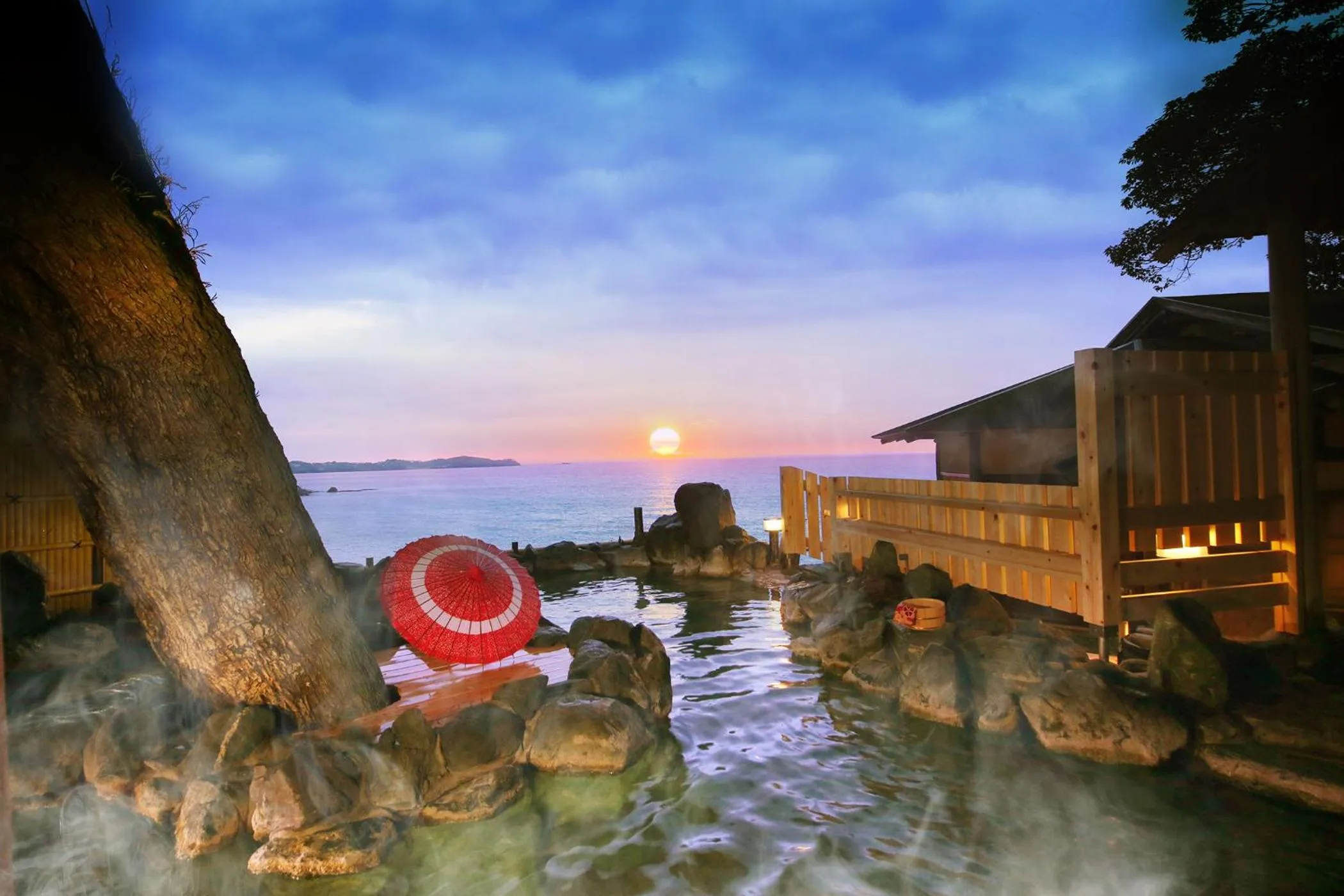 Open Air Bath in Ooedo Onsen Monogatari Hotel Suiyotei