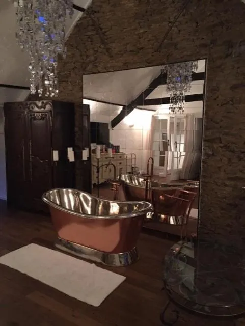 Chez Thomas 7 Route du Monde Ancien