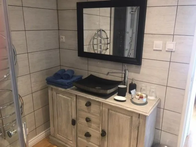 Chez Thomas 7 Route du Monde Ancien