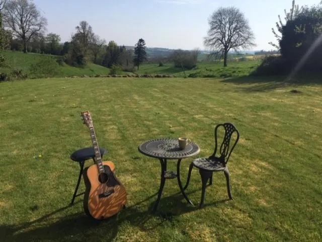 Property building in Chez Thomas 7 Route du Monde Ancien