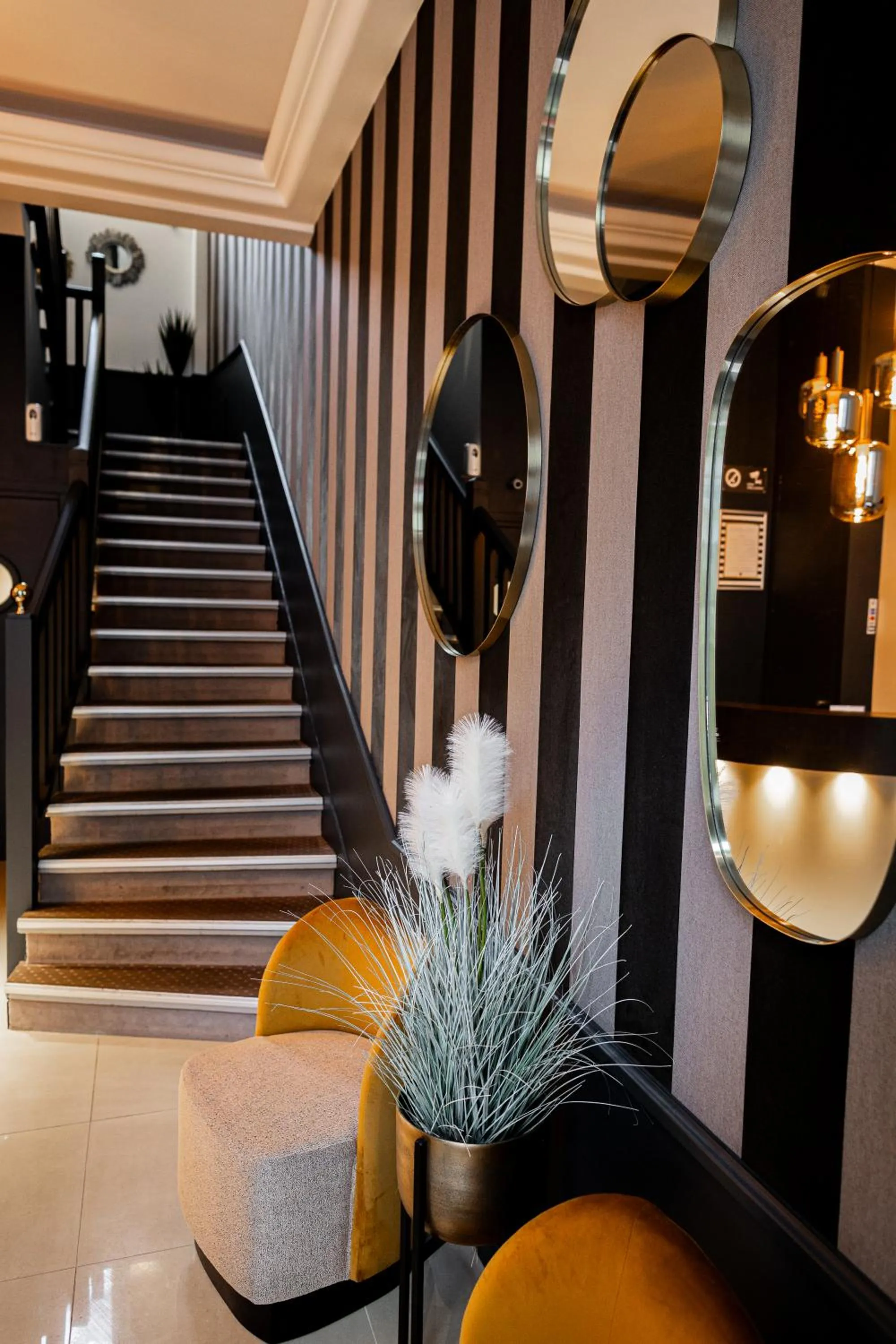 Property building in Hotel Astrid Caen centre